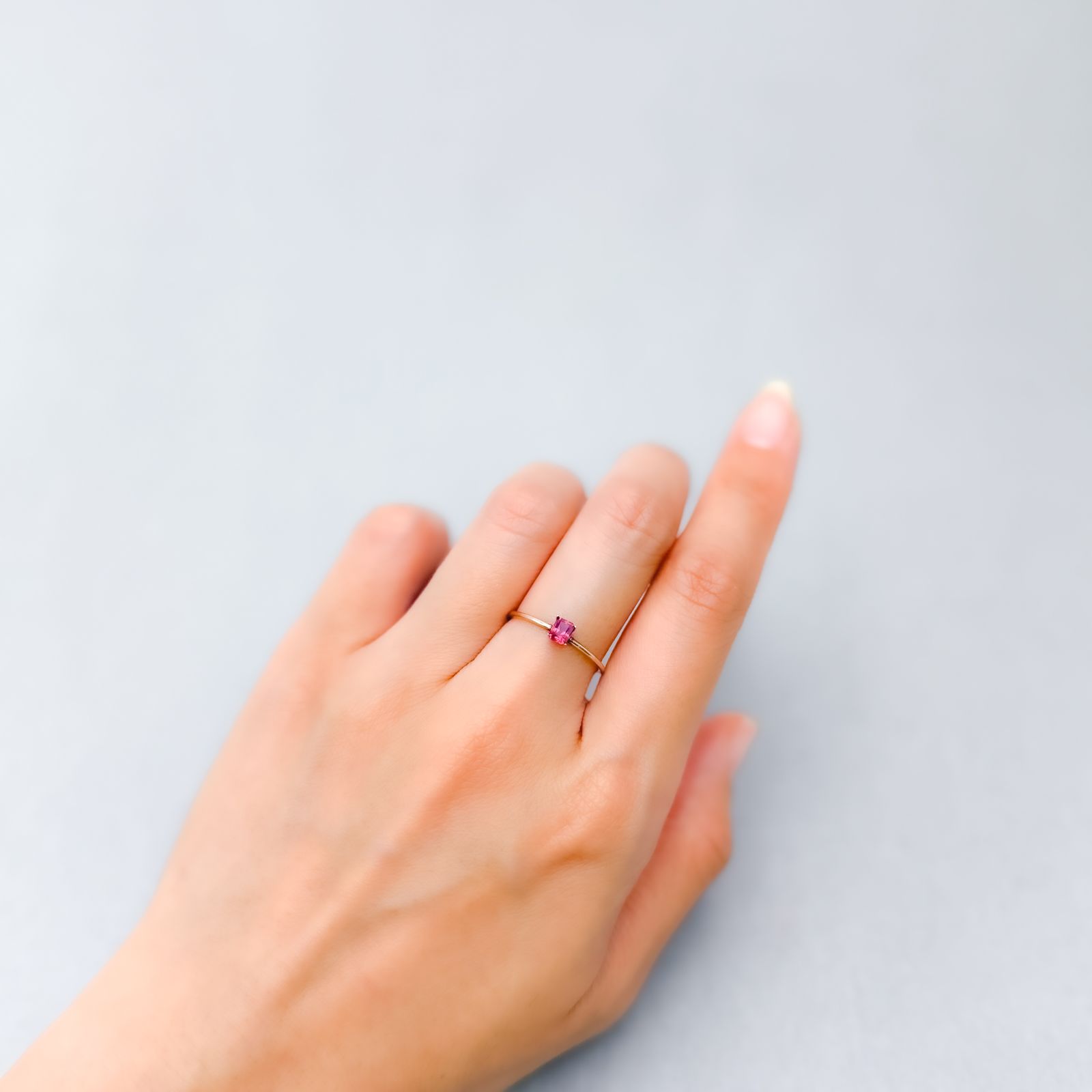 ルビー(宝石名ルビー)マダガスカル産 0.253ct ソ付(彩珠)[250630506]3.9x3.1mm前後