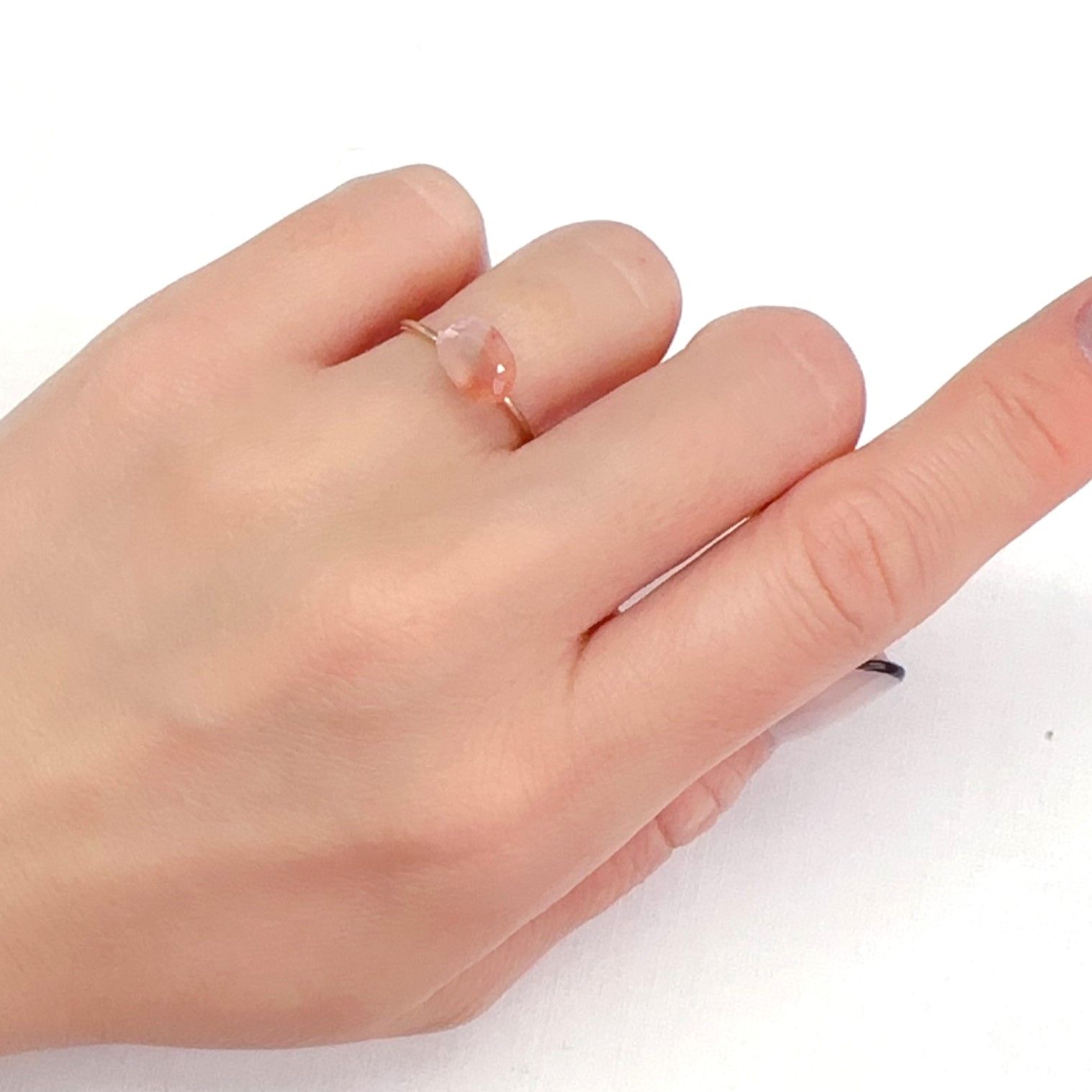 ◇カスタムカット◇ストロベリークォーツ カザフスタン産 1.67ct[240125495]9.3x6.2mm前後