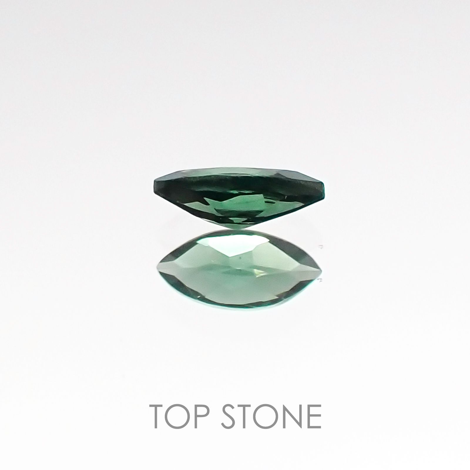 カラーチェンジガーネット(アレキタイプ) マダガスカル・ベキリー産 ルース 0.098ct[20106595]4.2×2.1mm前後
