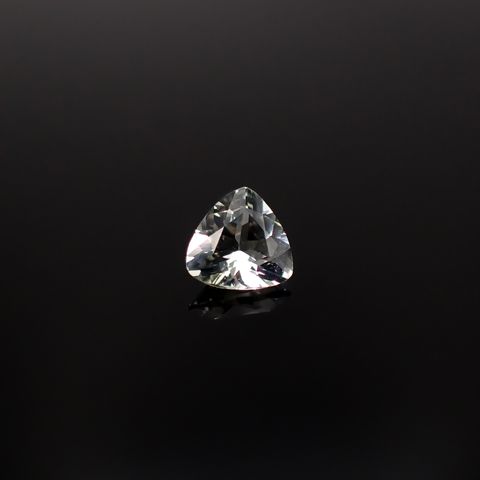 アクロアイト ナイジェリア産 0.29ct / 4.6x4.5mm前後 [251231357]