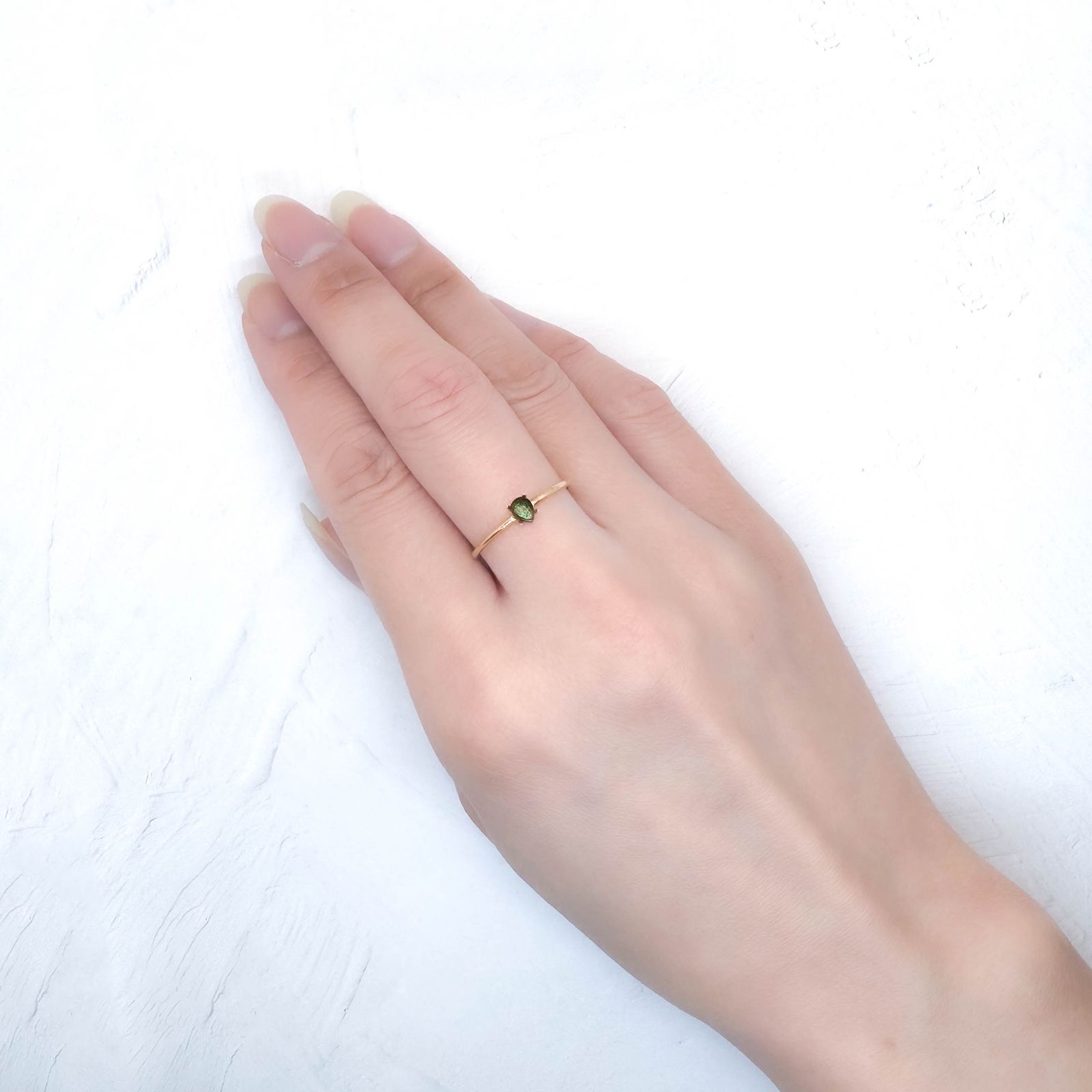 ウッドオパール オーストラリア産 0.13ct / 4.1x3.1mm前後 [251131300]