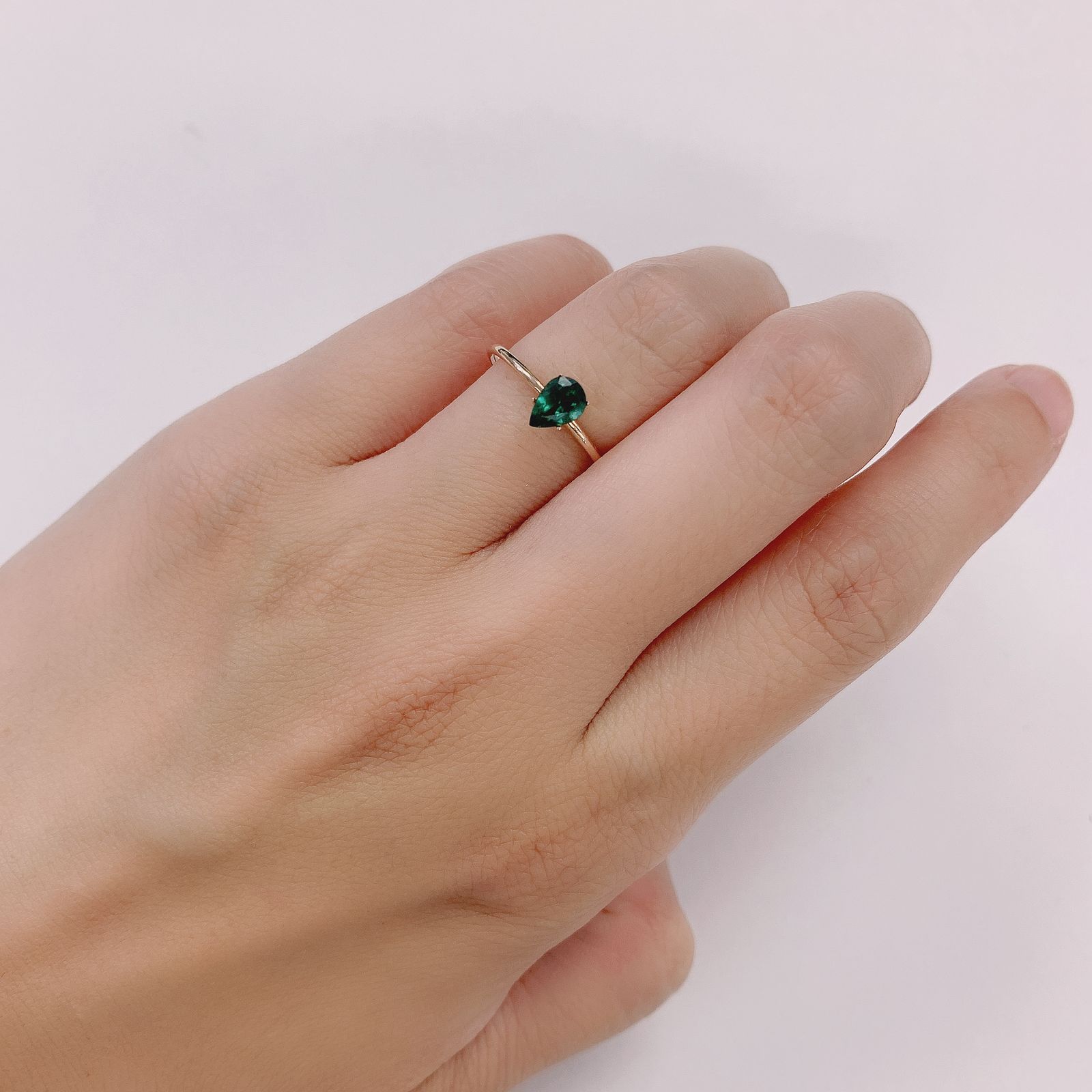 グリーンアパタイト(ノーブルモロキサイト)(宝石名アパタイト) マダガスカル産 0.39ct 識別済[210813145]5.7×4.1mm前後