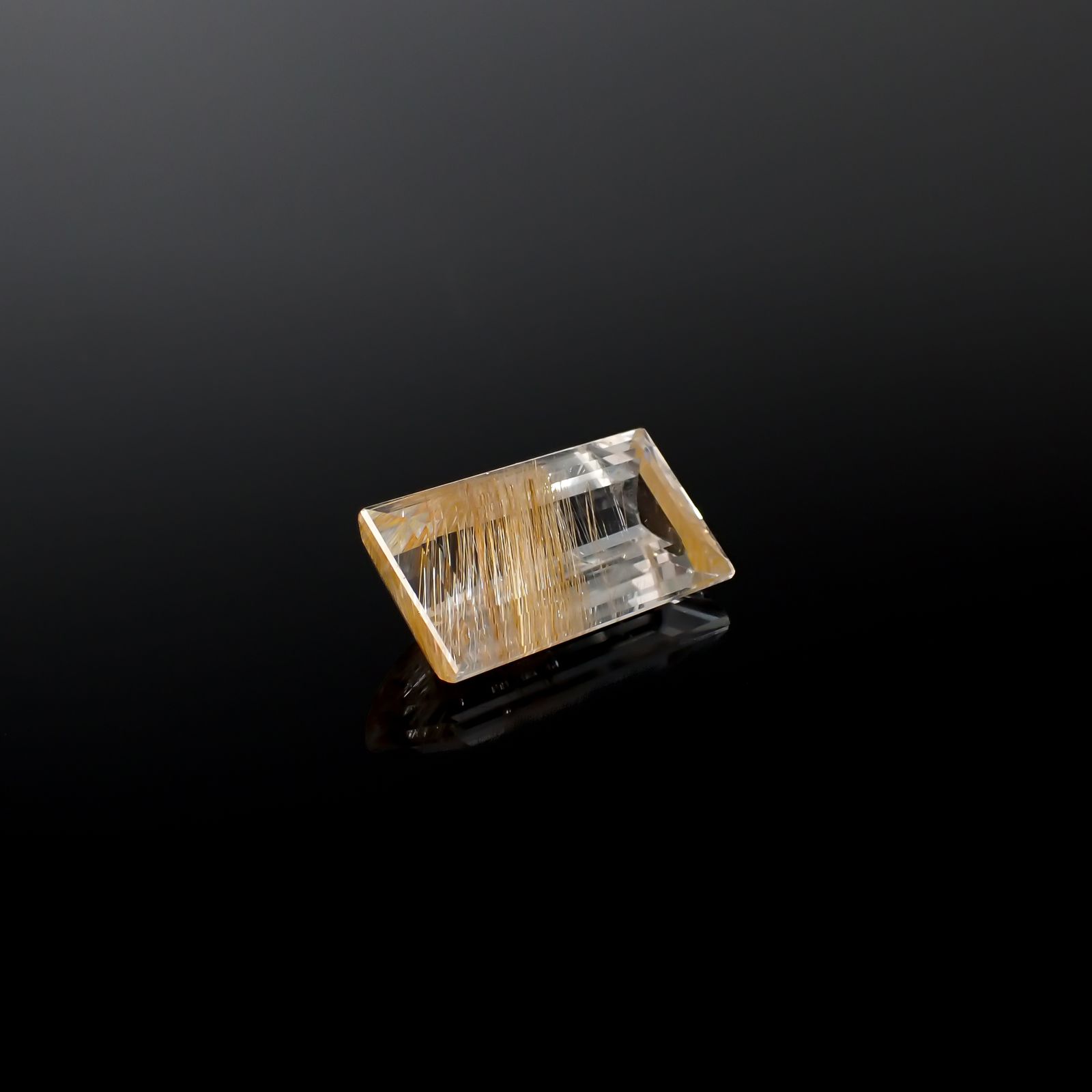 ニードルイントパーズ(チューブイントパーズ) ブラジル・ミナスジェライス州産 18.47ct[240225891]20.5x11.1mm前後