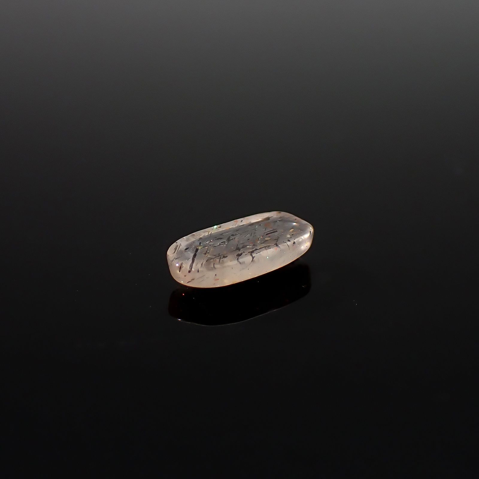 レインボーラティスサンストーン オーストラリア産 0.72ct / 9x4.6mm前後 [260632531]