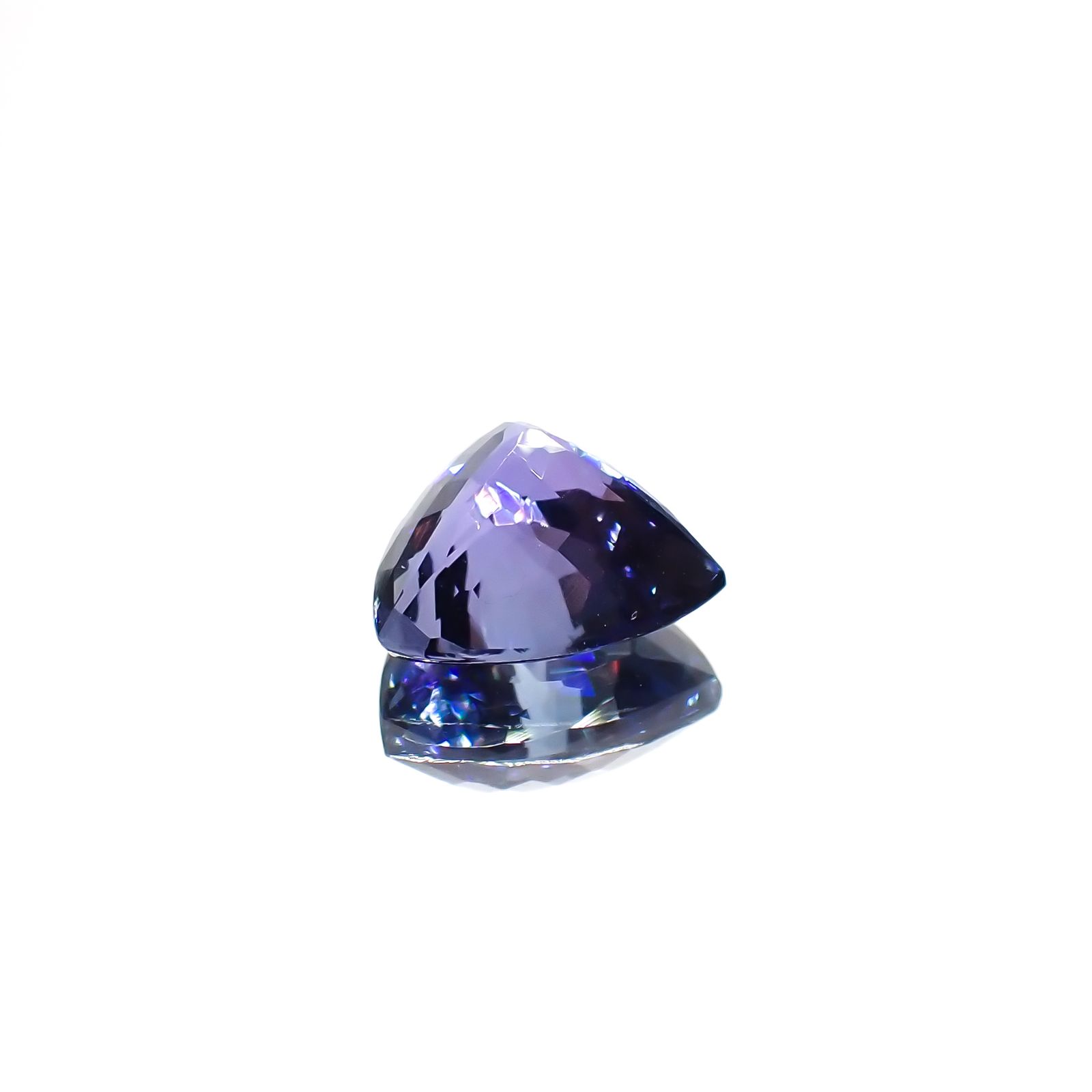 バイカラータンザナイト(宝石名タンザナイト)タンザニア産 1.68ct 識別済[231224810]7.8x7.7mm前後