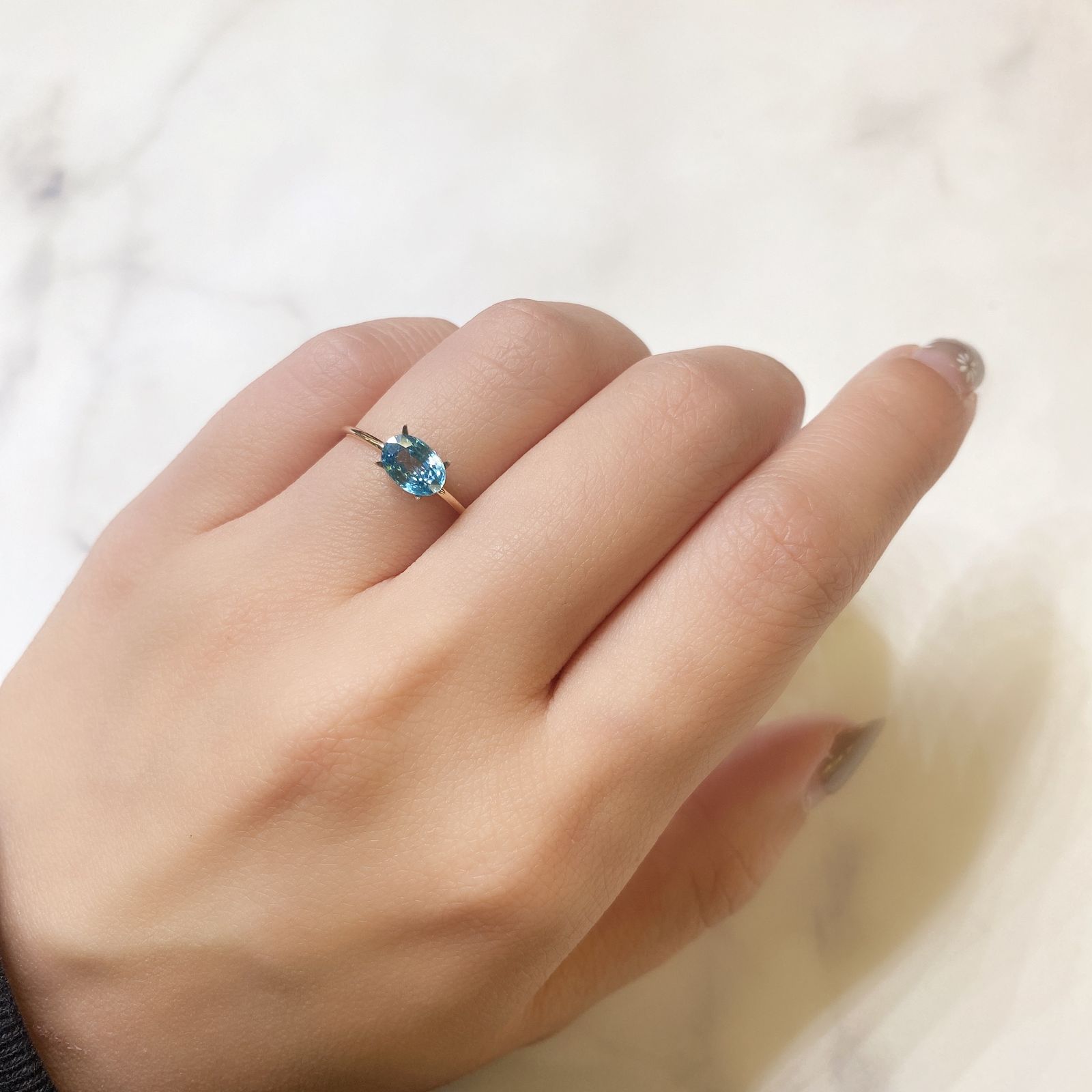 ブルージルコン(宝石名ジルコン) カンボジア産 1.36ct 識別済[211013454]7.1×4.9mm前後