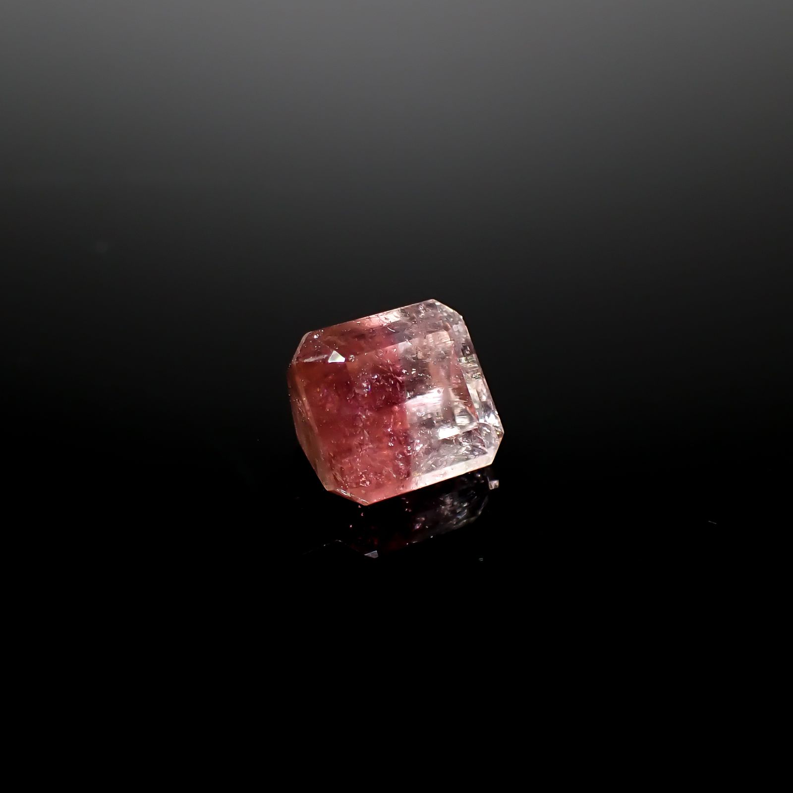 バイカラートルマリン アフガニスタン産 3.94ct [241029401]8.8x8.2mm前後