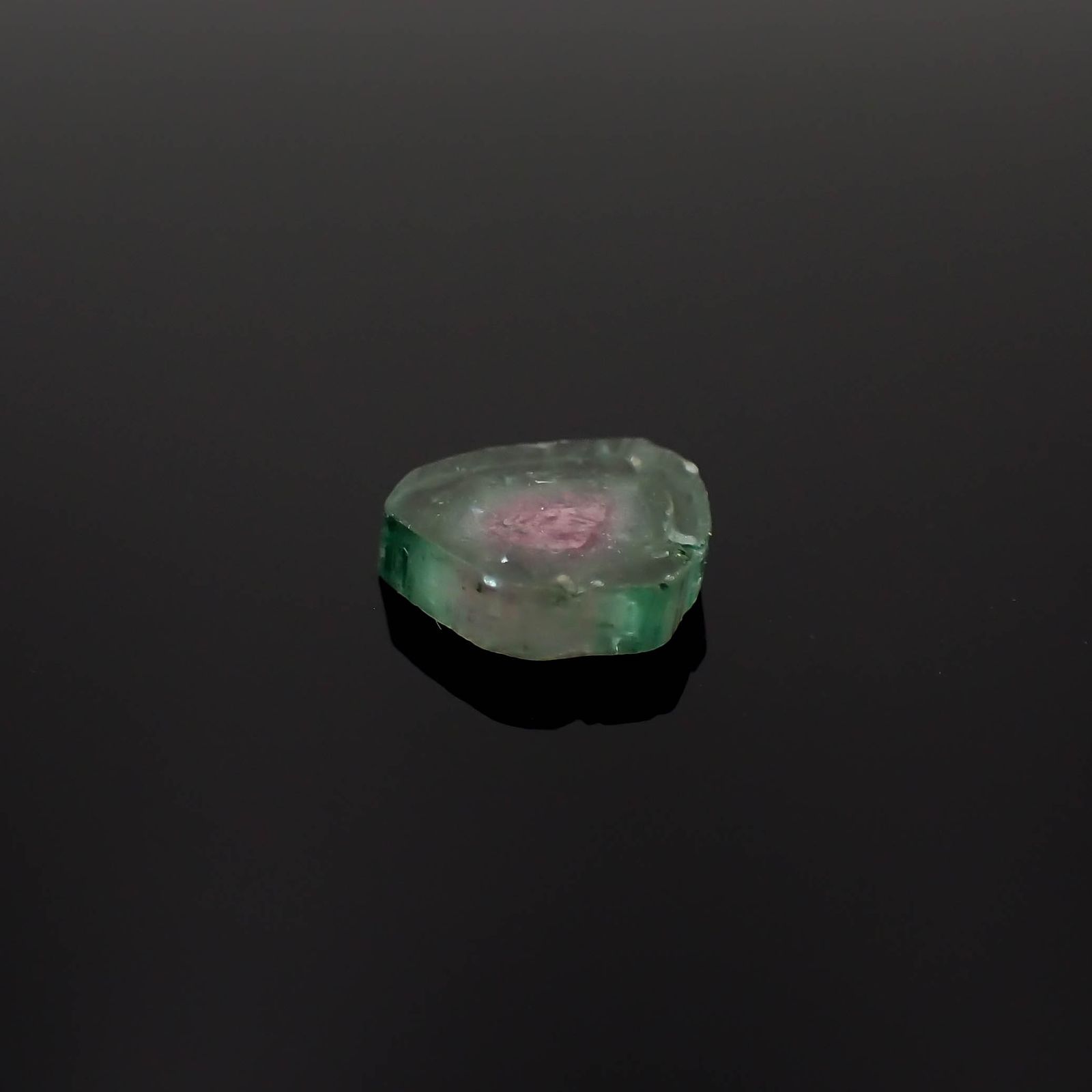 ウォーターメロントルマリン 原石スライス コンゴ民主共和国産 1.64ct[230321307]8.6x8.4mm前後