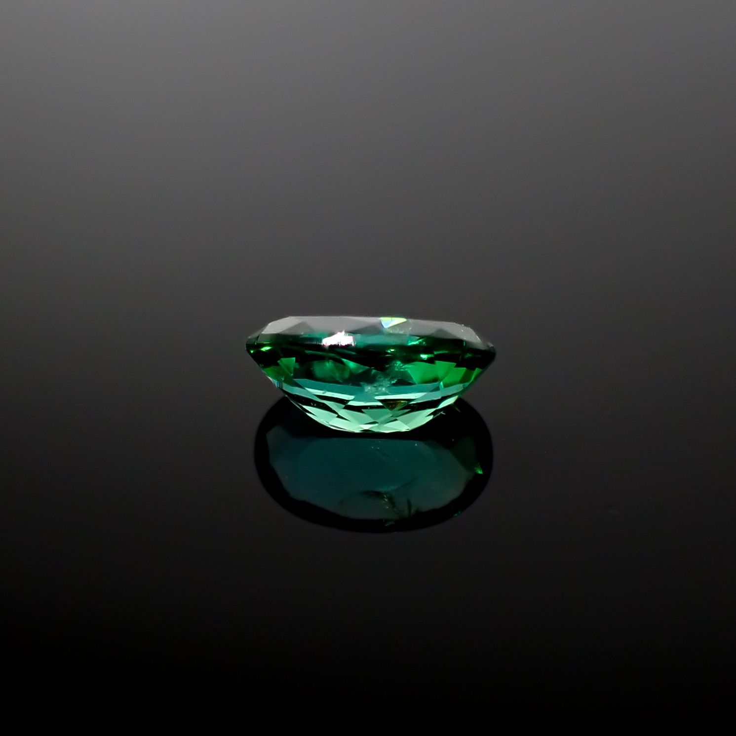 パライバトルマリン(宝石名トルマリン/別名パライバ・トルマリン)ブラジル・キントス鉱山産 0.438ct ソ付(宝貴協)[240928716]5.97x3.97mm前後