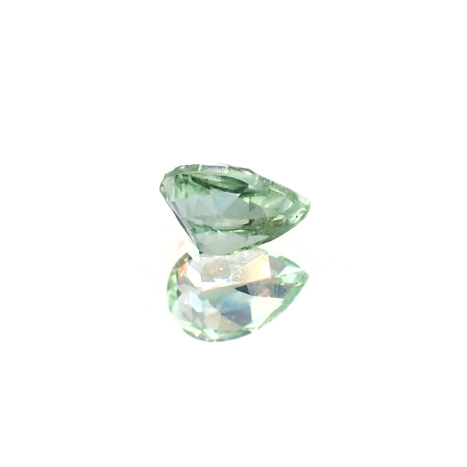 バナジウムコーネルピン(宝石名コーネルピン)タンザニア・タンガ州産 識別済 1.02ct / 7.6x5.1mm前後 [220716902]