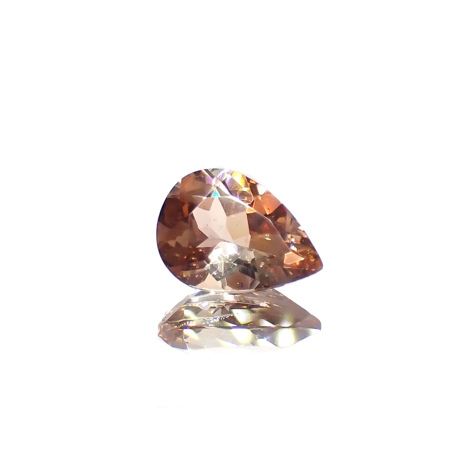 アンダリュサイト(宝石名アンダリュサイト)スリランカ/マダガスカル産 識別済 0.65ct / 6.9x4.9mm前後 [251020834]
