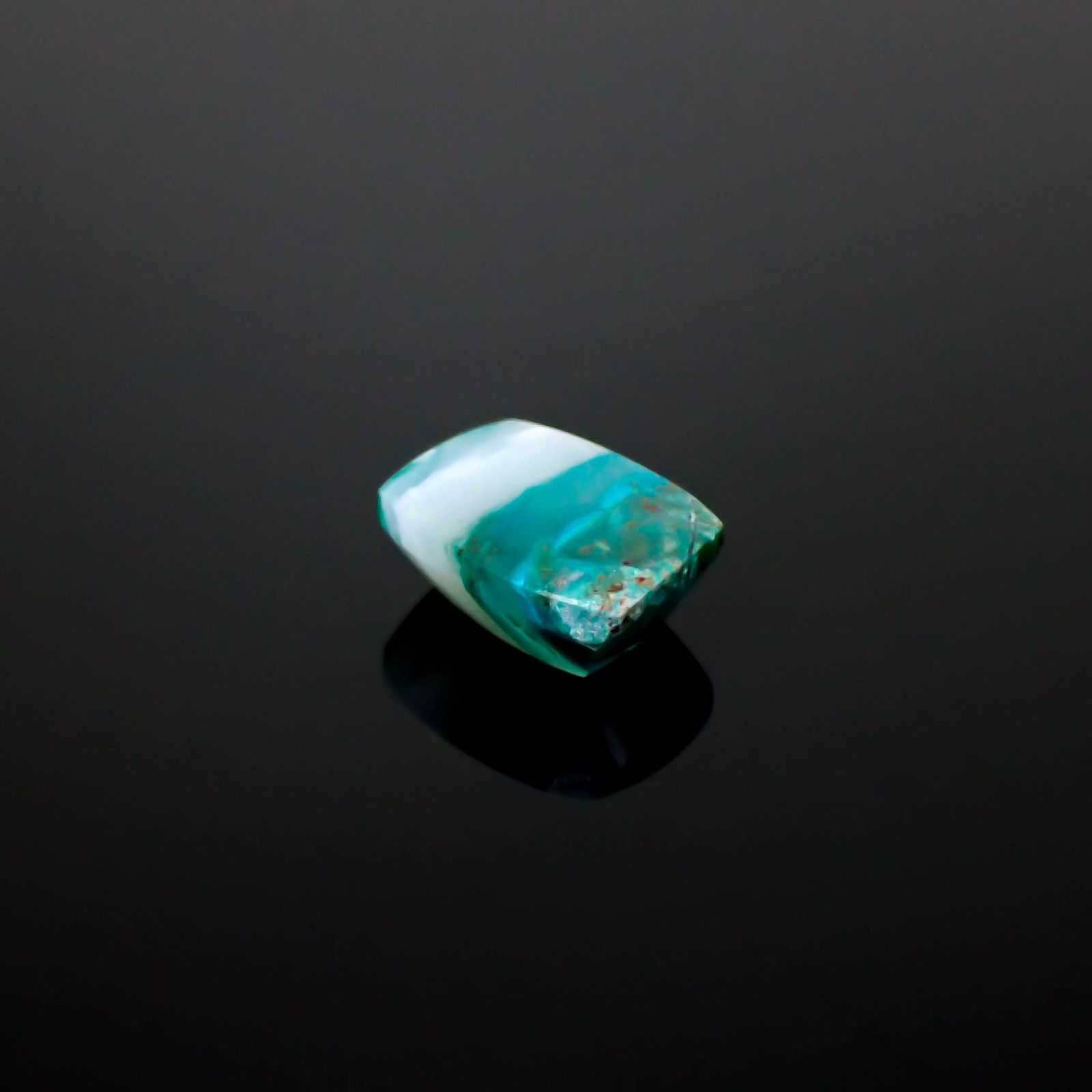 ブルーオパール ペルー産 4.76ct [250430259]11.9x9.2mm前後
