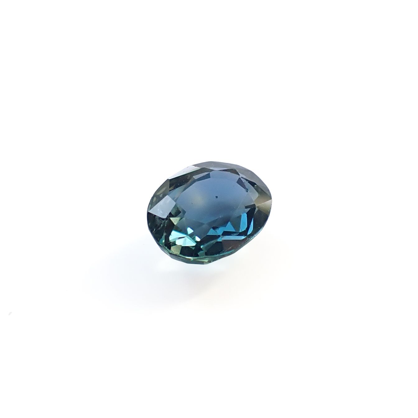 サファイア(宝石名サファイア) マダガスカル/スリランカ産 ソ付(彩珠) 1.768ct / 7.8x6mm前後 [260112473]