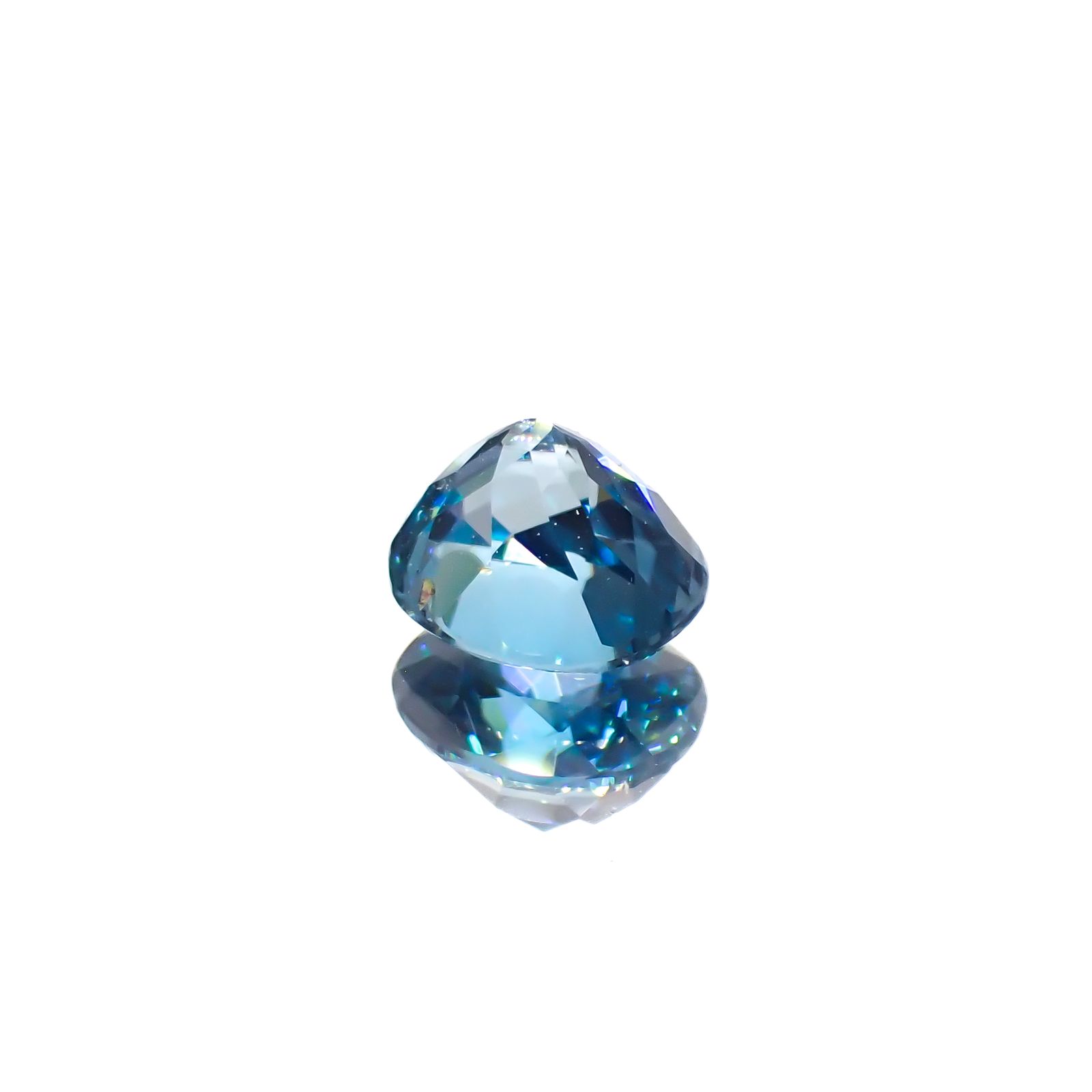 ラタナキリブルージルコン カンボジア産 1.09ct[240728492]5.7x5mm前後