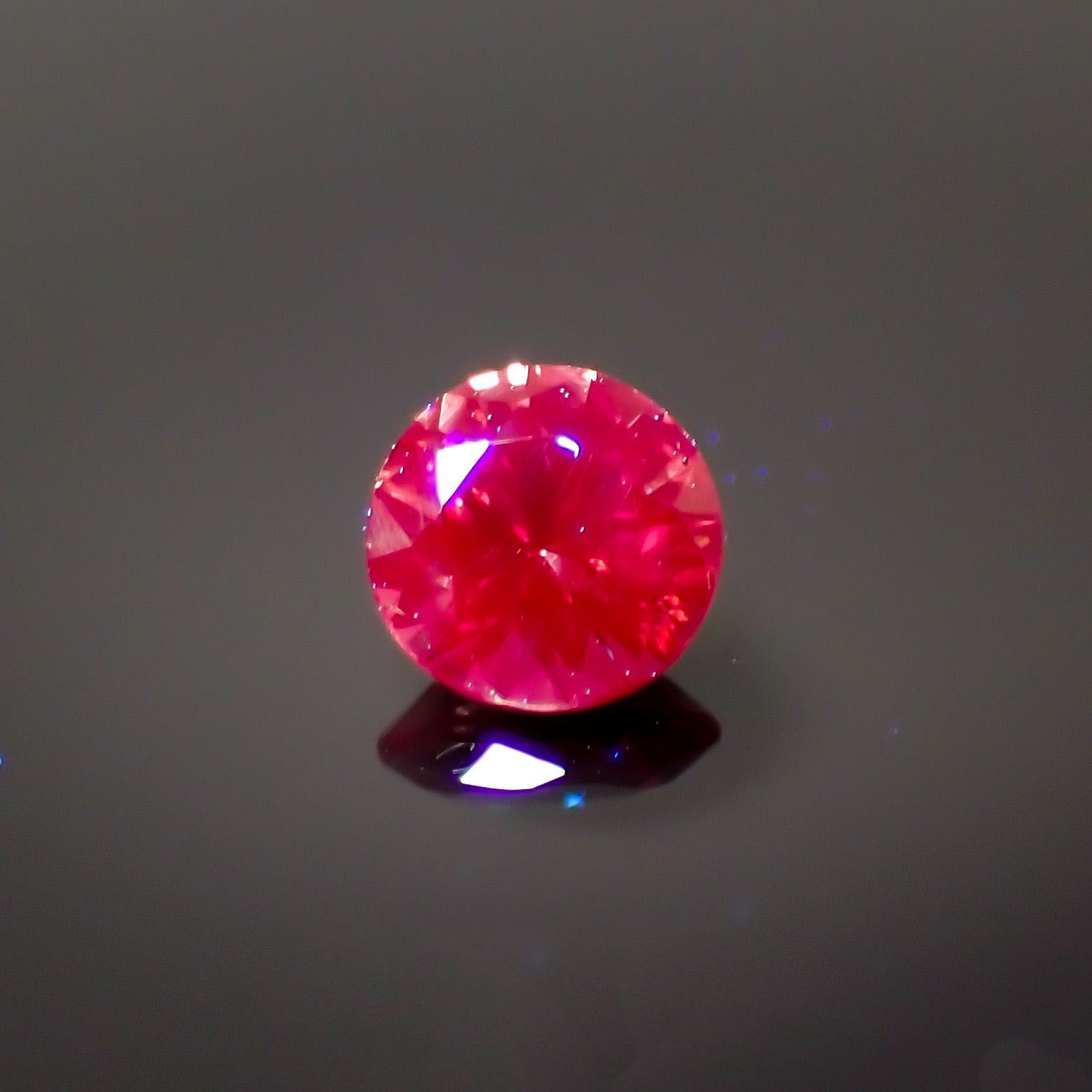 バーガンディーサファイア(宝石名サファイア)タンザニア産 0.29ct 識別済[220115037]4x4mm前後