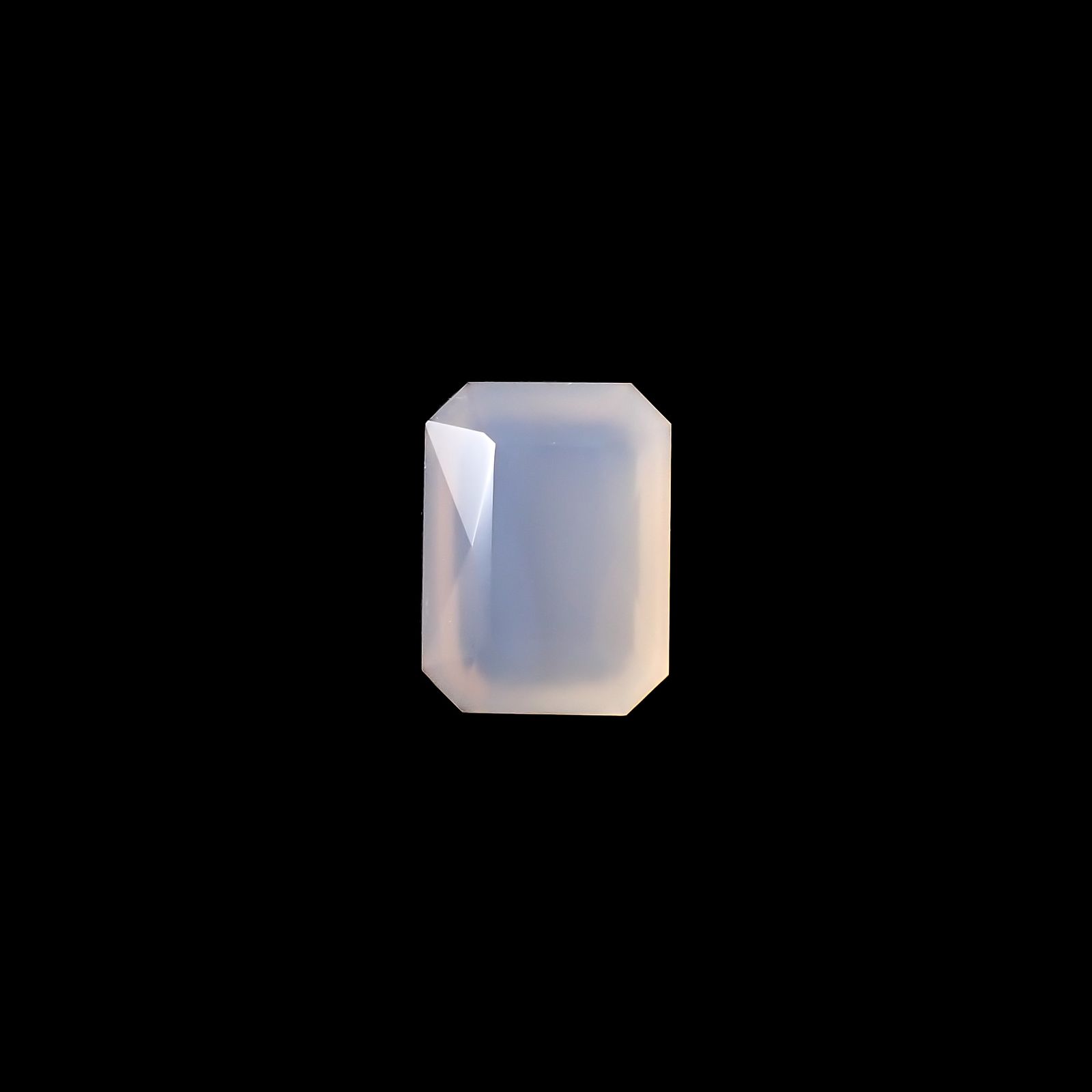 アイリスカルセドニー ブラジル・ミナスジェライス州産 8.01ct[240527808]14x10.4mm前後