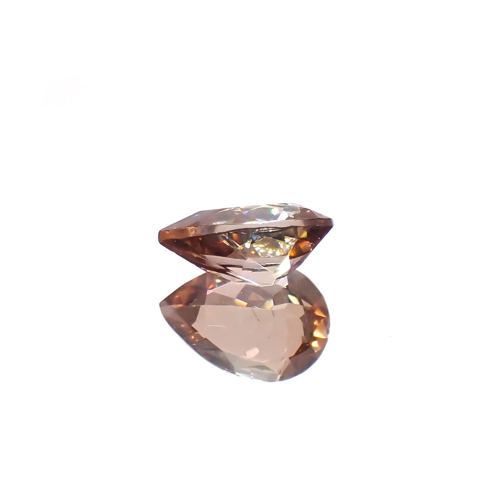 アンダリュサイト(宝石名アンダリュサイト)スリランカ/マダガスカル産 識別済 0.58ct / 6.8x4.7mm前後 [251020832]