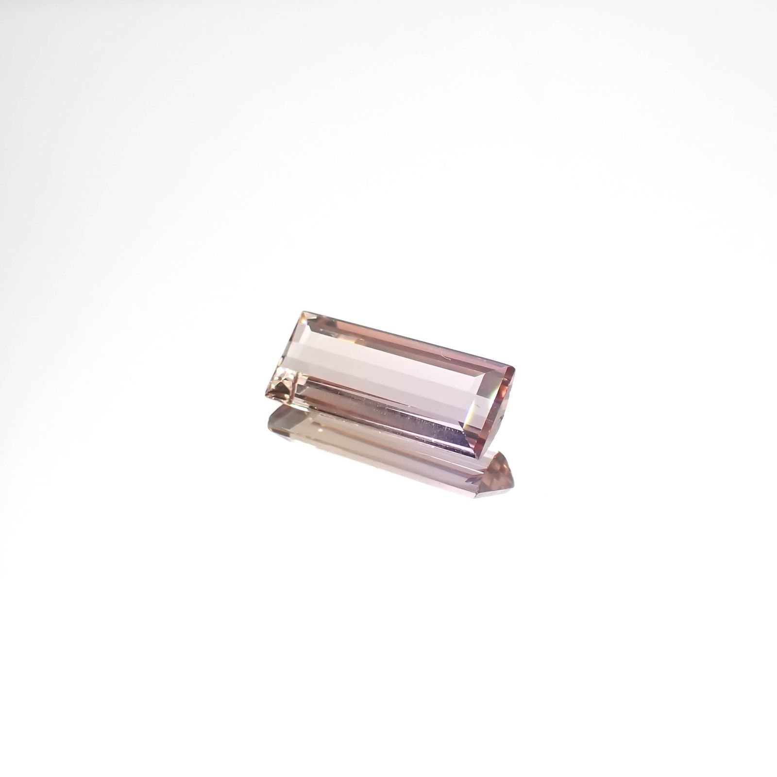 バイカラートパーズ ブラジル産 1.74ct[230521918]11.8x4.9mm前後
