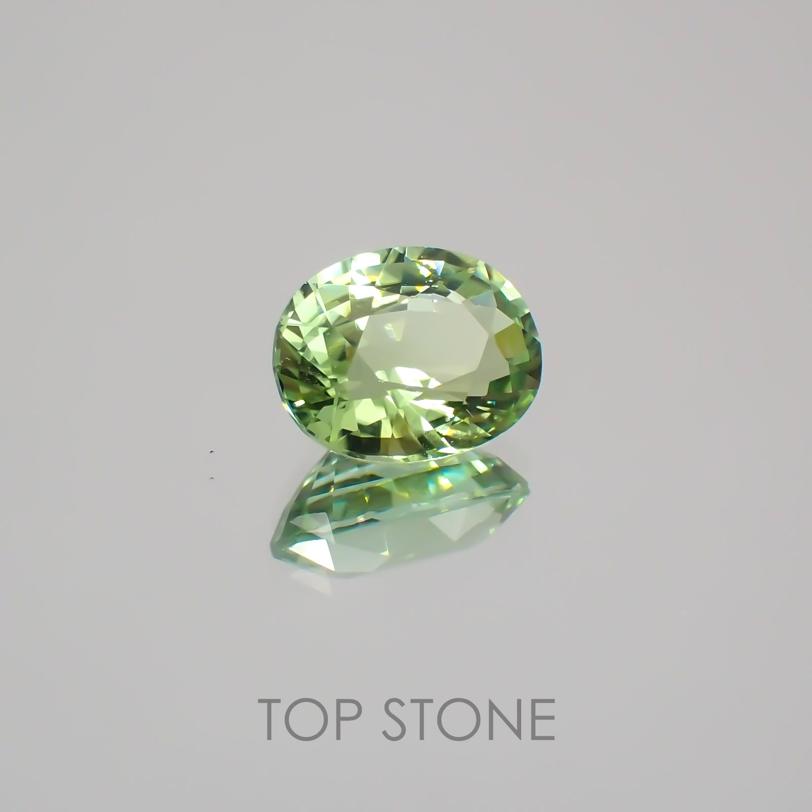 ミントトルマリン(宝石名グリーン・トルマリン) ルワンダ産 1.64ct 識別済[21029995]8.4×6.5mm前後
