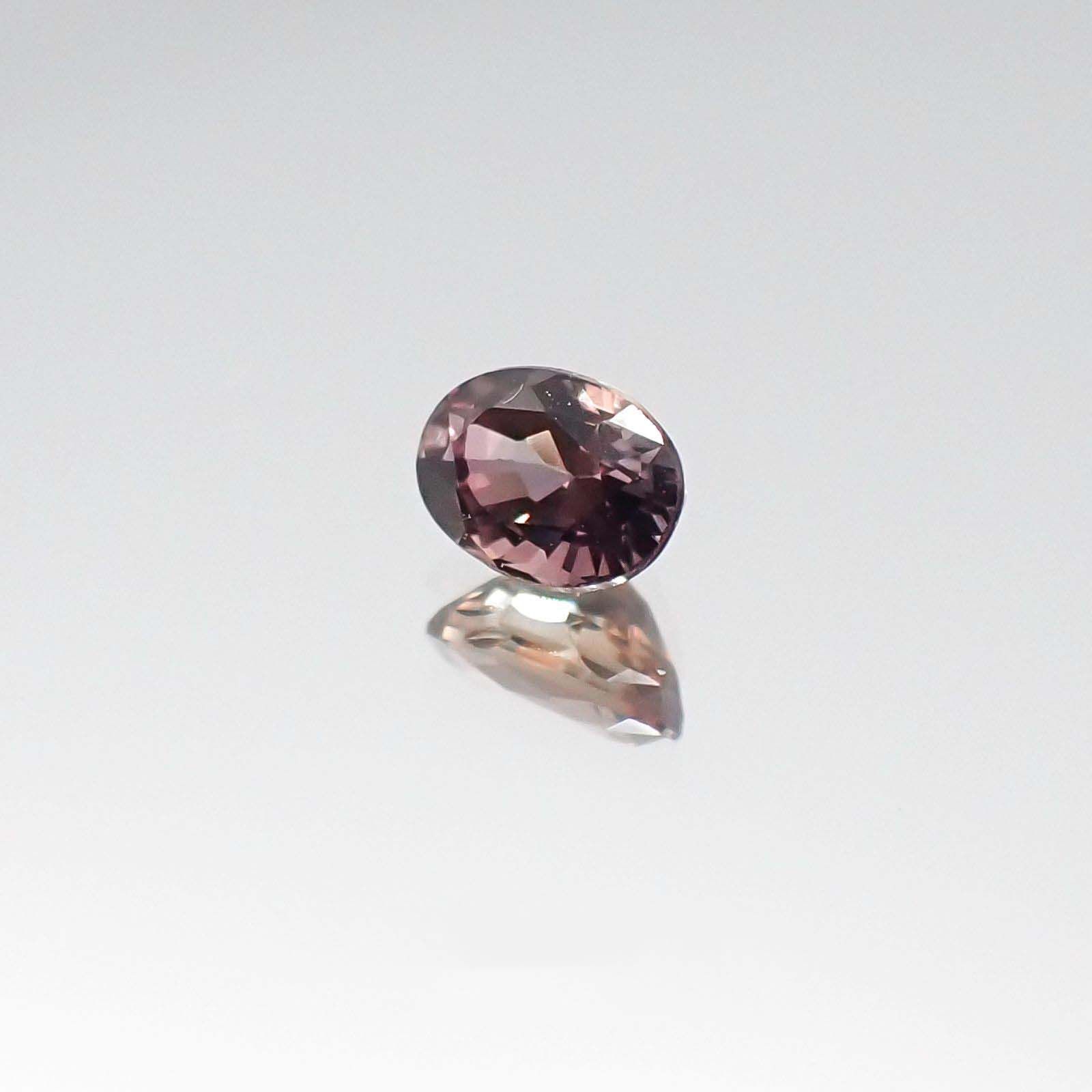 カラーチェンジサファイア 非加熱(宝石名サファイア)タンザニア産 0.44ct 識別済[230622425]4.9x3.5mm前後