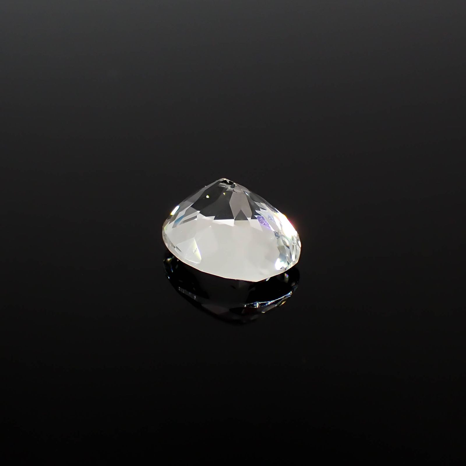オーソクレース(宝石名ホワイト・オーソクレース)パキスタン産 1.94ct 識別済[240627995]9.3x7.6mm前後