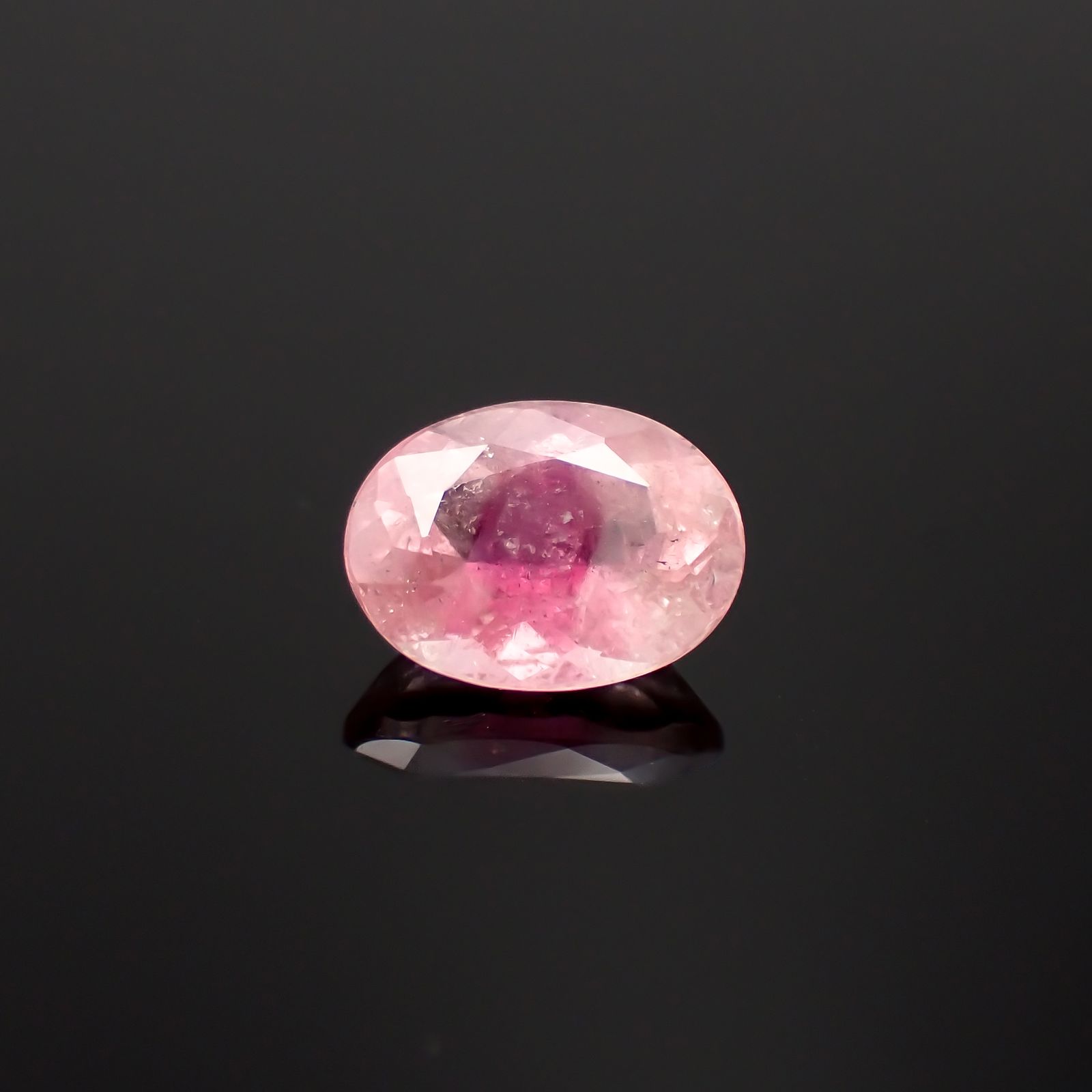ピンククリスタルトルマリン(宝石名ピンク・トルマリン)コンゴ民主共和国産 1.38ct 識別済[230823229]8.2x6.1mm前後