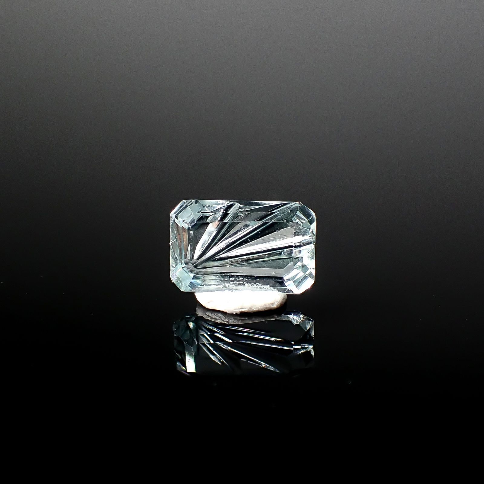 ◇甲州貴石切子Plus Three◇モンテブラサイト カード付き(宝石名モンテブラサイト)マダガスカル産 1.02ct 識別済[250630491]8.2x5.2mm前後
