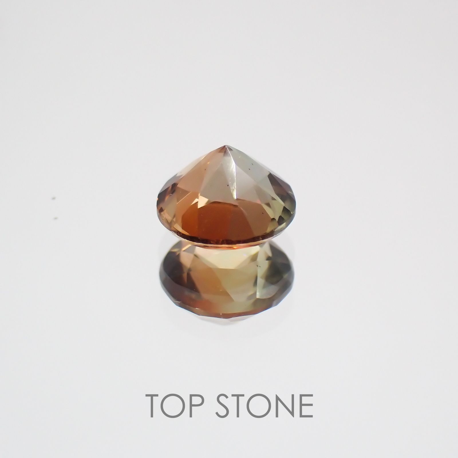 バイカラーアンダリュサイト スリランカ産 ルース 0.58ct[21059869]5.1×5.1mm前後