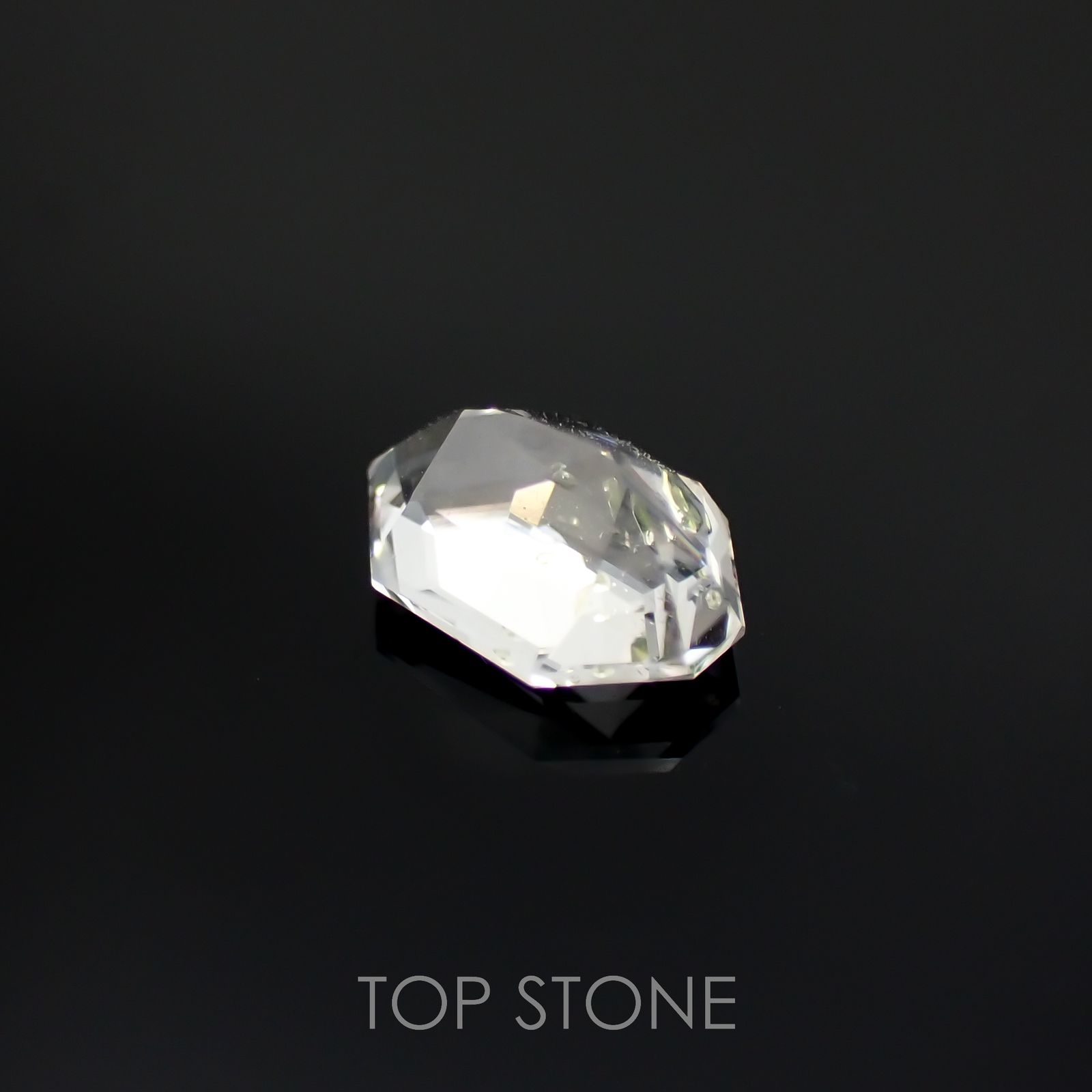 ◇カスタムカット◇オイルインクォーツ パキスタン産 0.64ct[221018535]7x4.8mm前後
