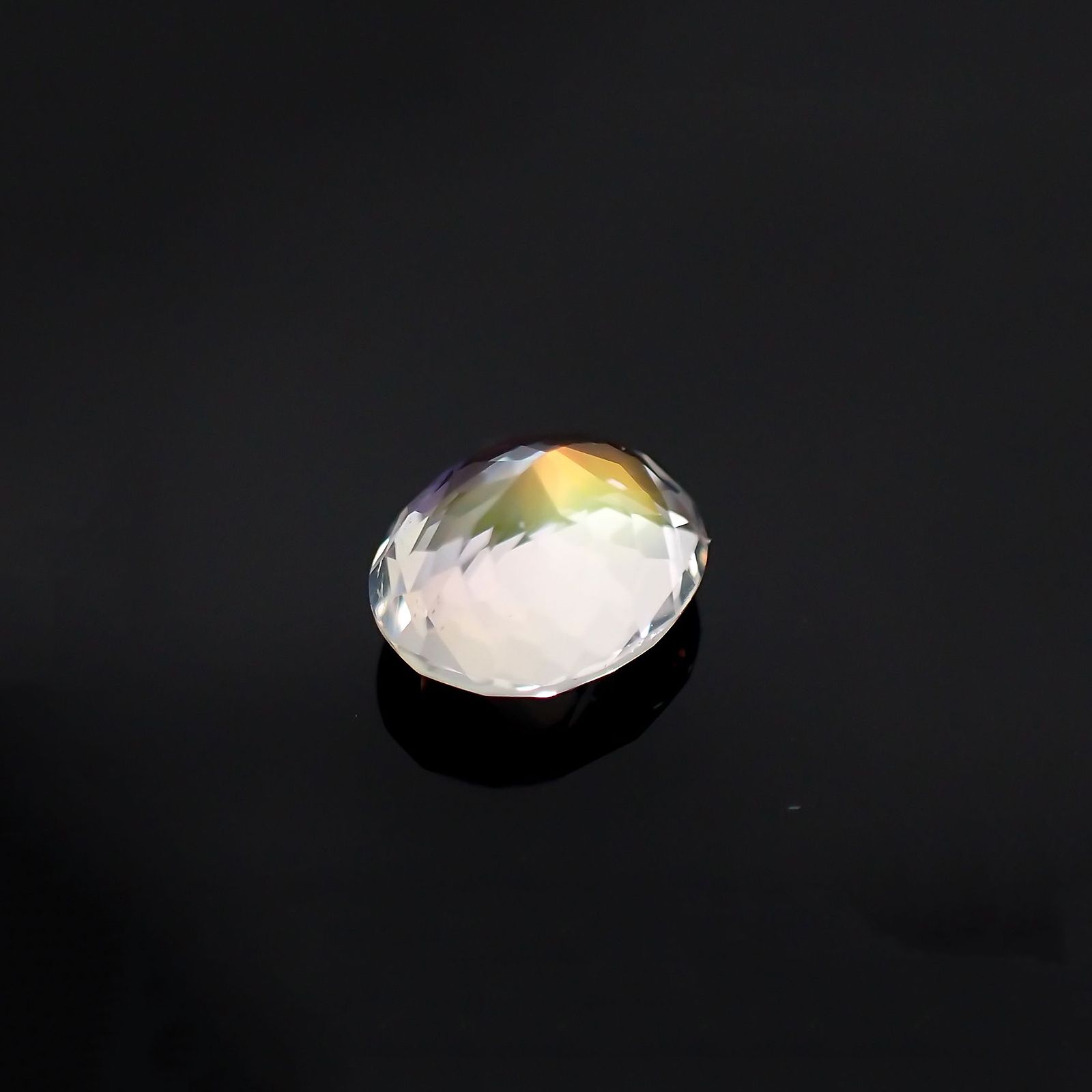 レインボームーンストーン(宝石名ラブラドライト) マダガスカル産 1.277ct ソ付(彩珠)[210611256]8×6.4mm前後