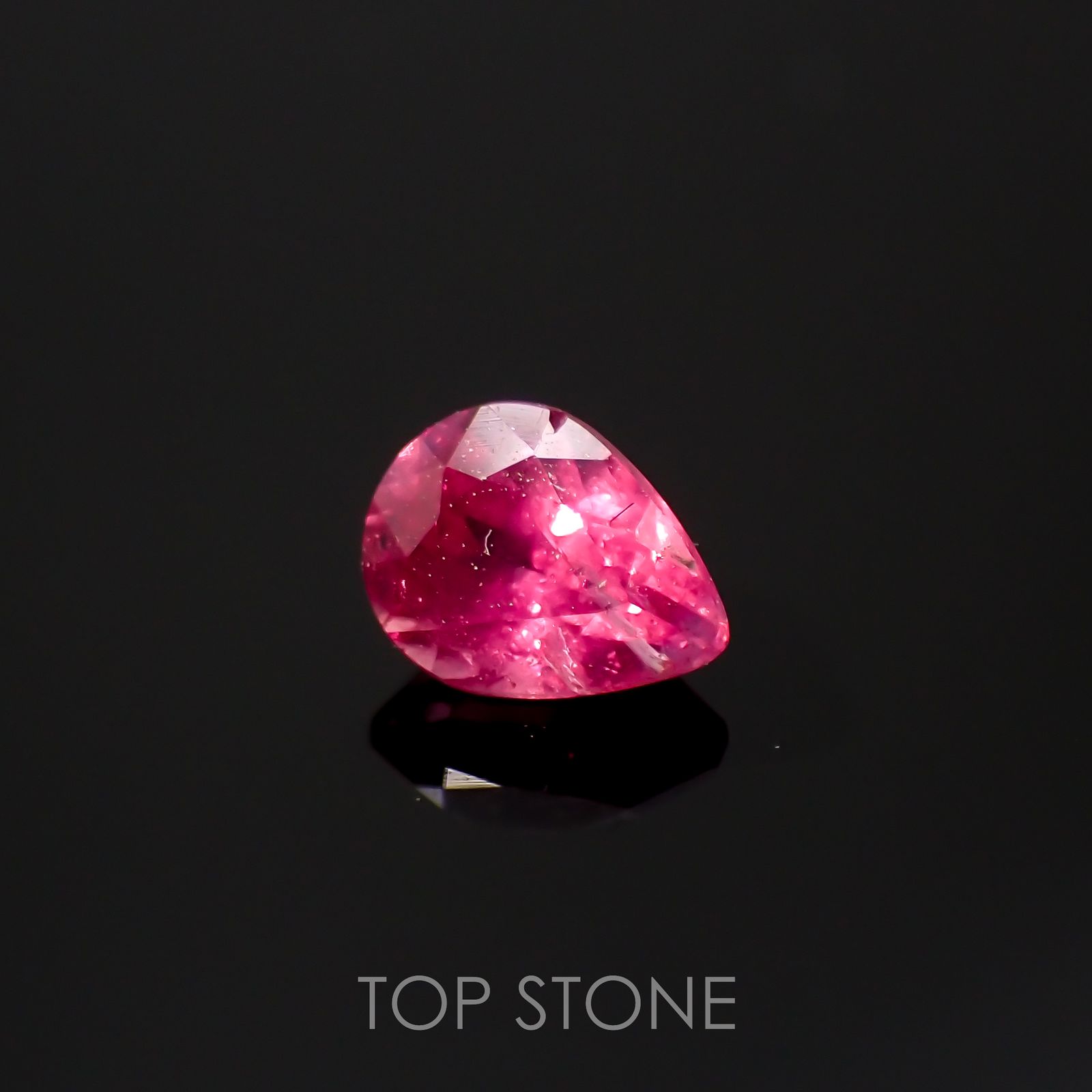 ピンクサファイア(宝石名サファイア)タンザニア・ウィンザー産 0.27ct 識別済[220616163]4.4x3.2mm前後
