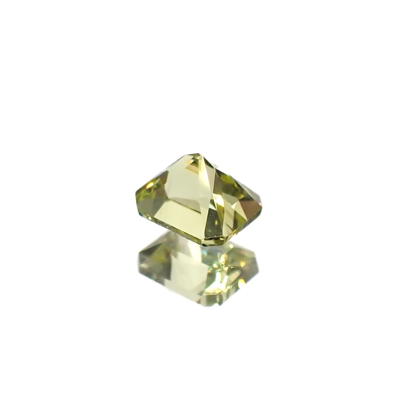 マリガーネット(宝石名グロッシュラー アンドラダイト・ガーネット)マリ共和国産 0.44ct 識別済[231124331]4.3x3.6mm前後