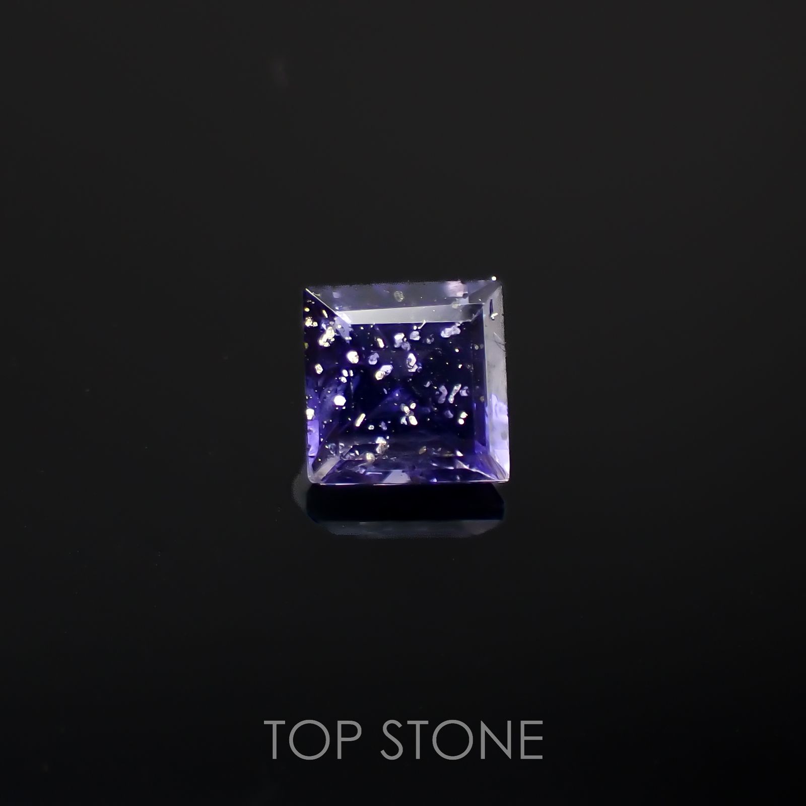 アイオライトサンストーン インド/ブラジル産 0.63ct[220918060]5.1x5mm前後