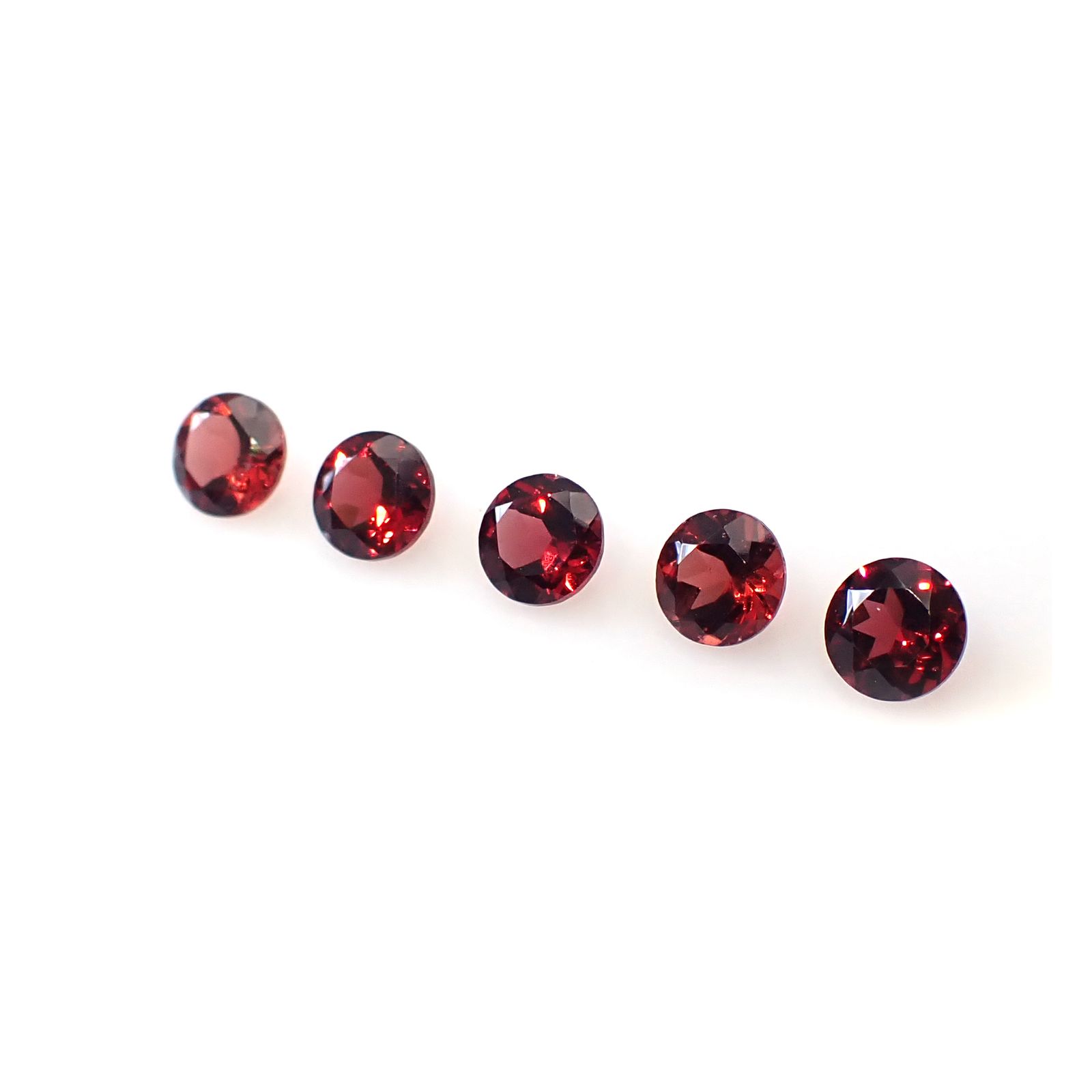 <ランダムセレクト1個販売>パイラルスパイトガーネット モザンビーク産 約0.28ct [250129788-PAC]4x4mm前後