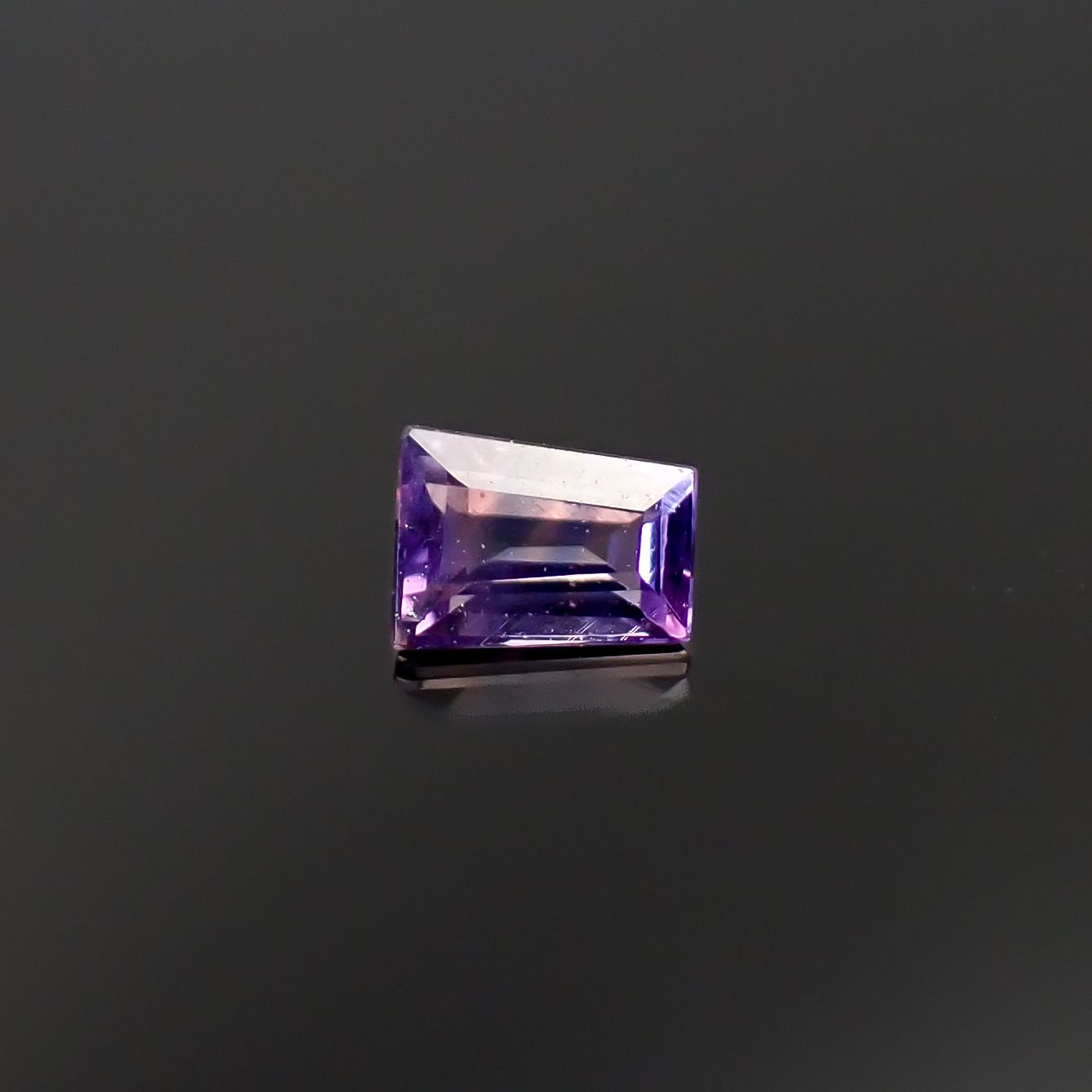 ウィンザーサファイア タンザニア・ウィンザー産 0.11ct / 3.1x2.3mm前後 [260532142]