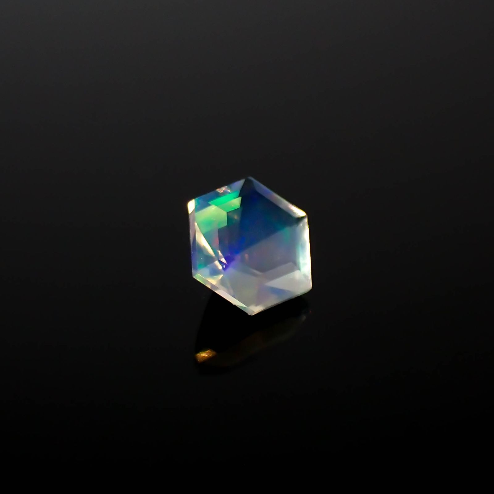 ◇ヘキサゴンカット◇エチオピアオパール エチオピア産 0.12ct[240226213]3.5x3.5mm前後