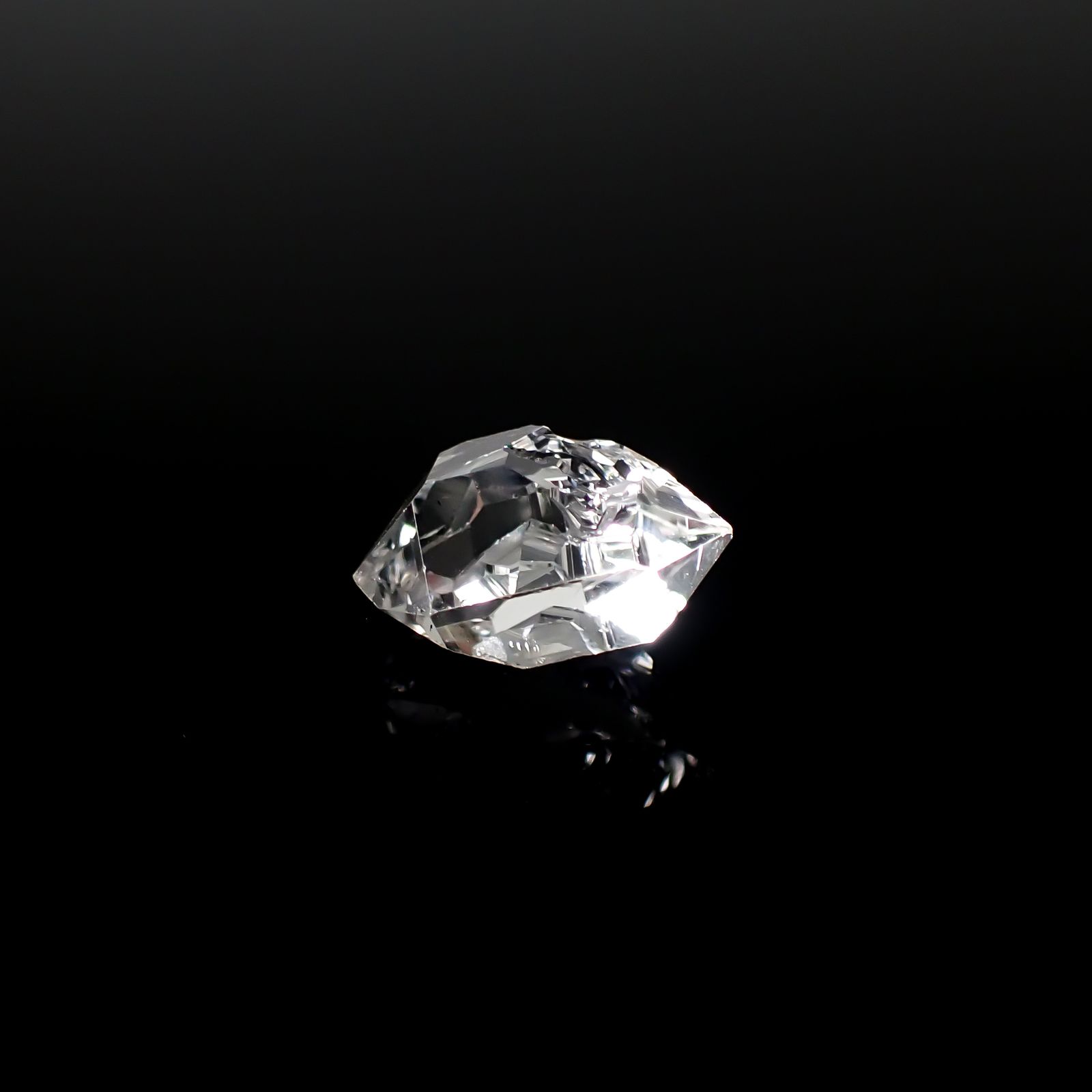 ハーキマーダイヤモンド 原石 アメリカ・ニューヨーク州産 3.23ct[240628453]12x7.6mm前後