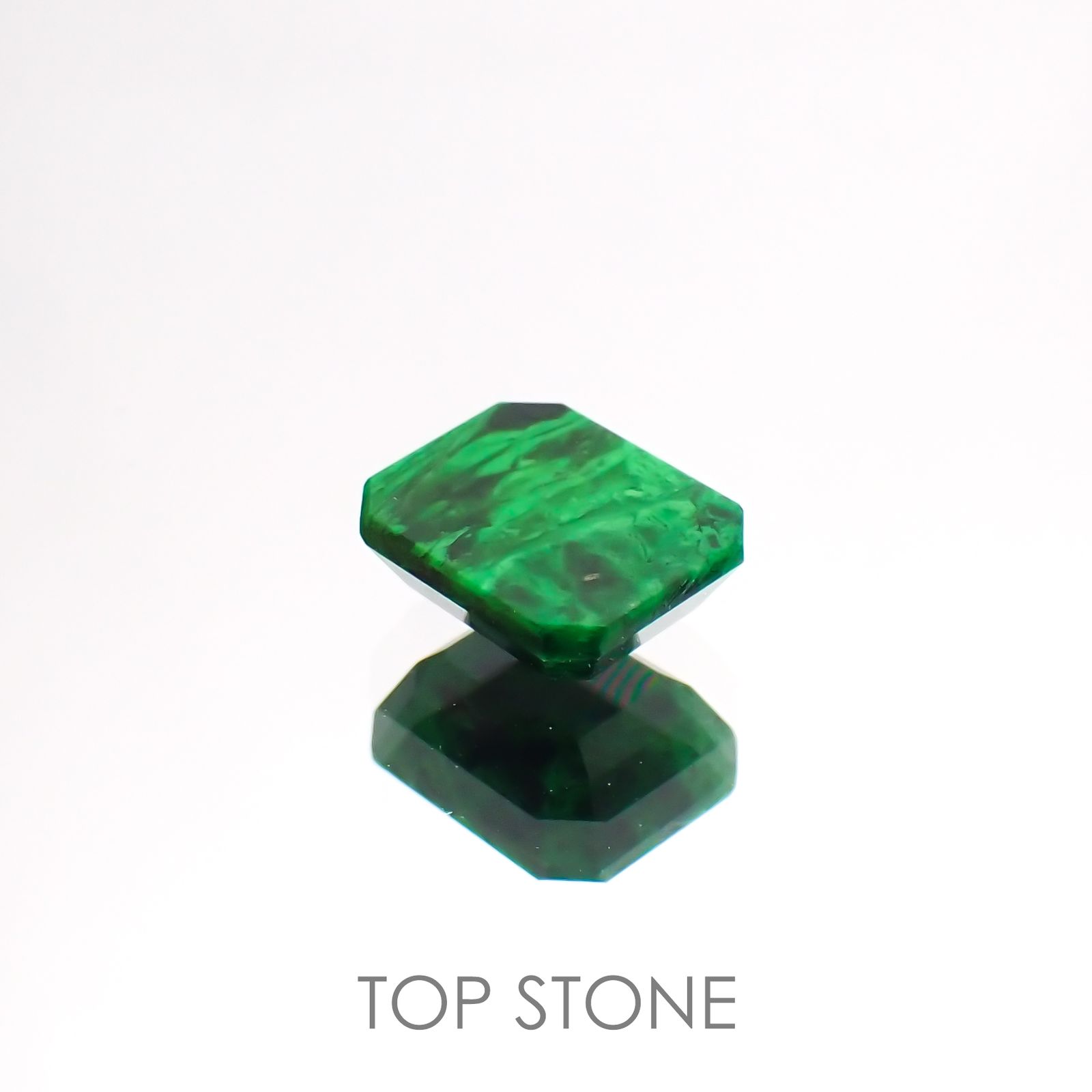 モーシッシ ビルマ産 1.35ct[220114184]7.4x6mm前後