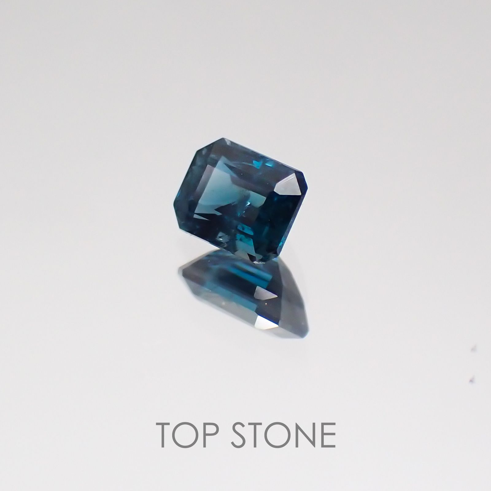 サファリン マダガスカル産 ルース 0.21ct[20128831]3.7×2.6mm前後