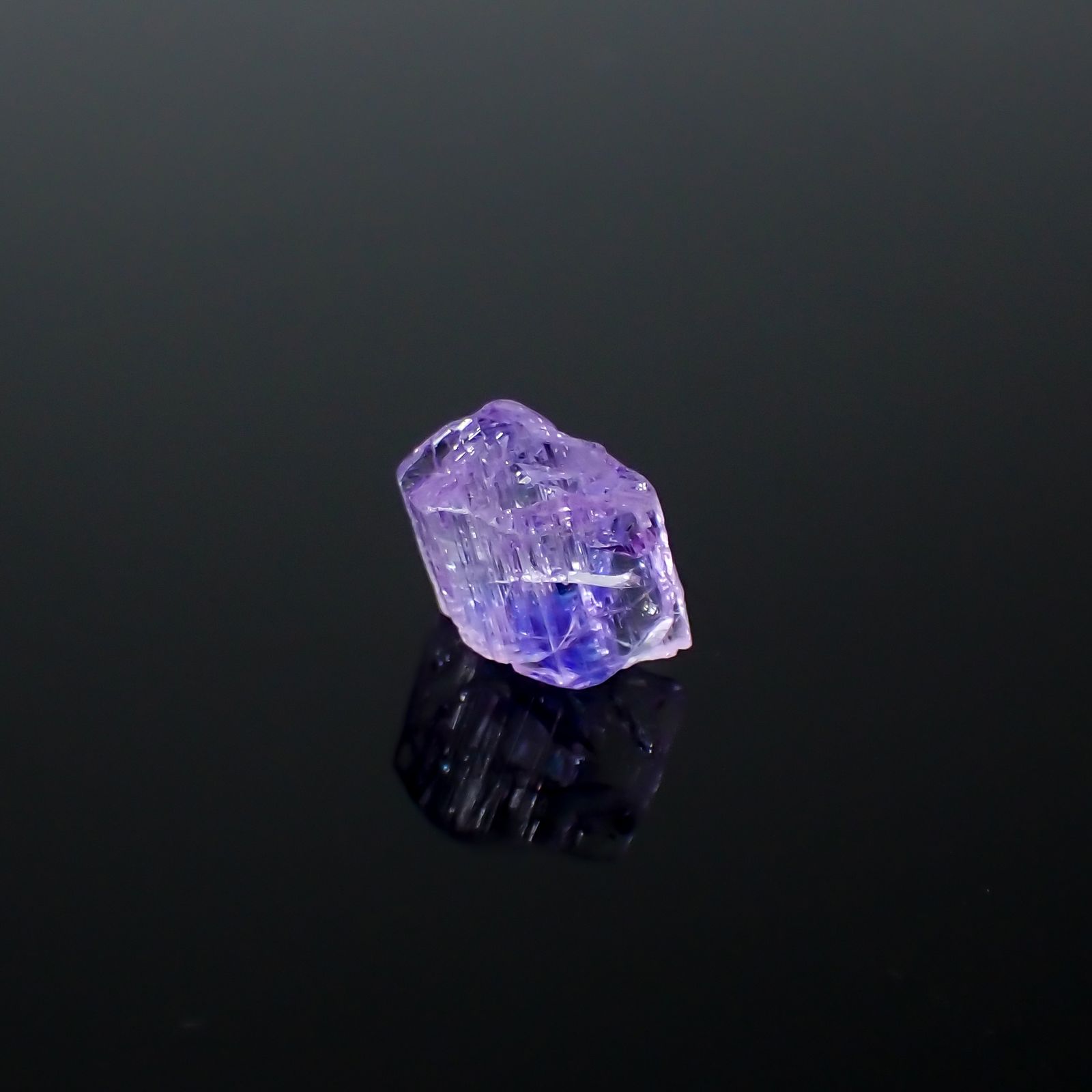 バイカラータンザナイト 原石 タンザニア産 3.52ct[231224985]10.1x8.9mm前後