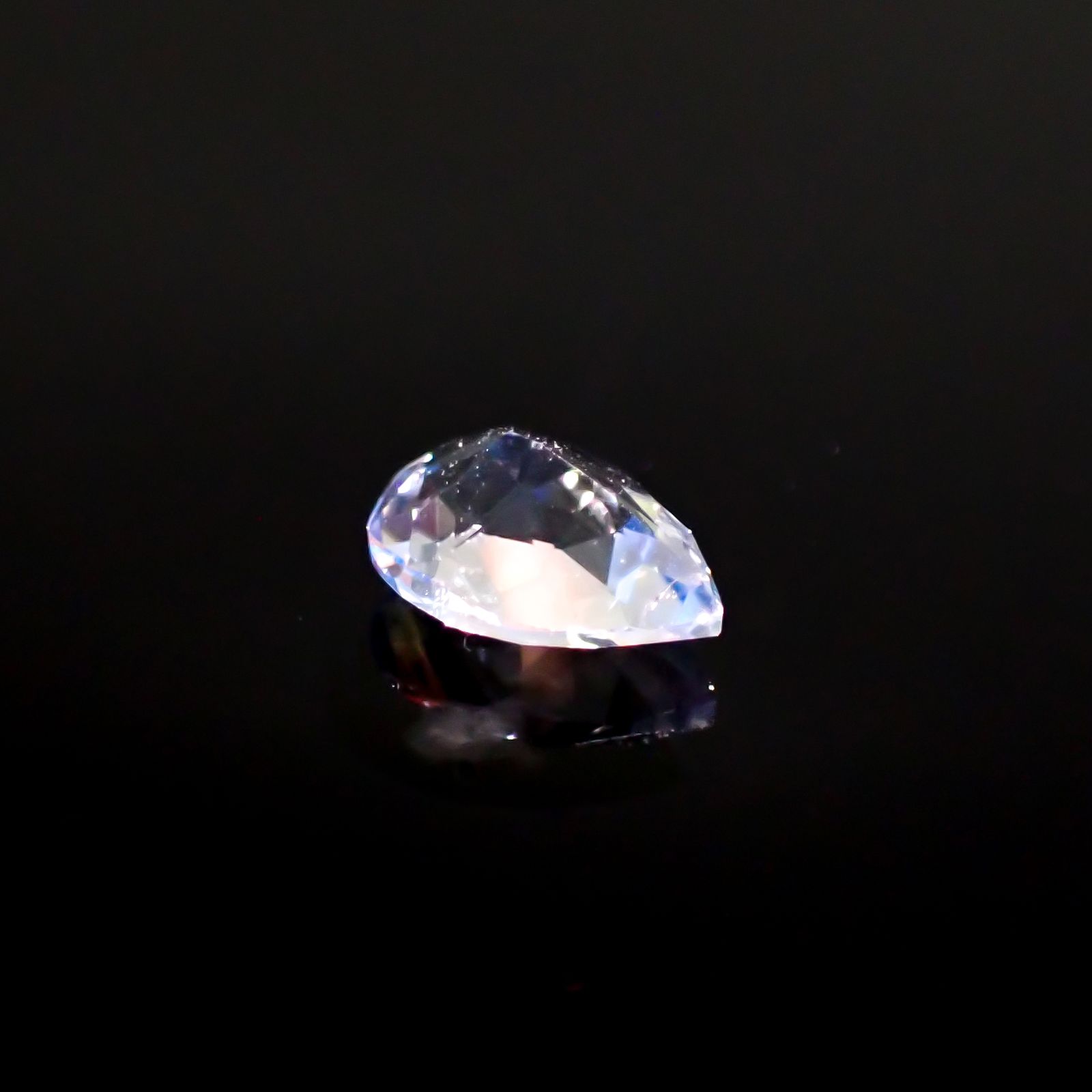 レインボームーンストーン ザンビア産 0.31ct[240828618]5.5x4mm前後