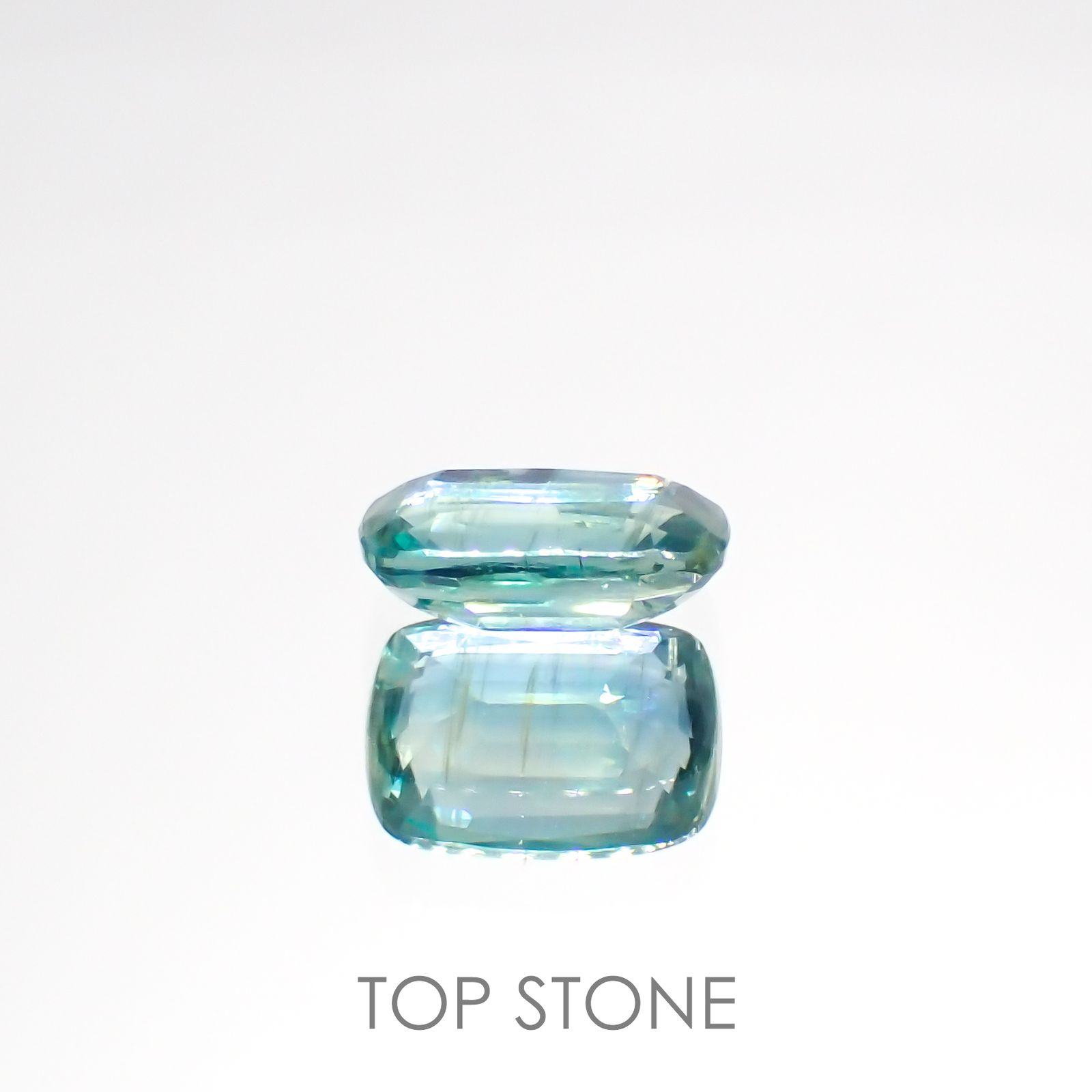 バイカラーカイヤナイト(宝石名カイヤナイト)ネパール産 1.29ct 識別済[220115376]7.5x5.3mm前後