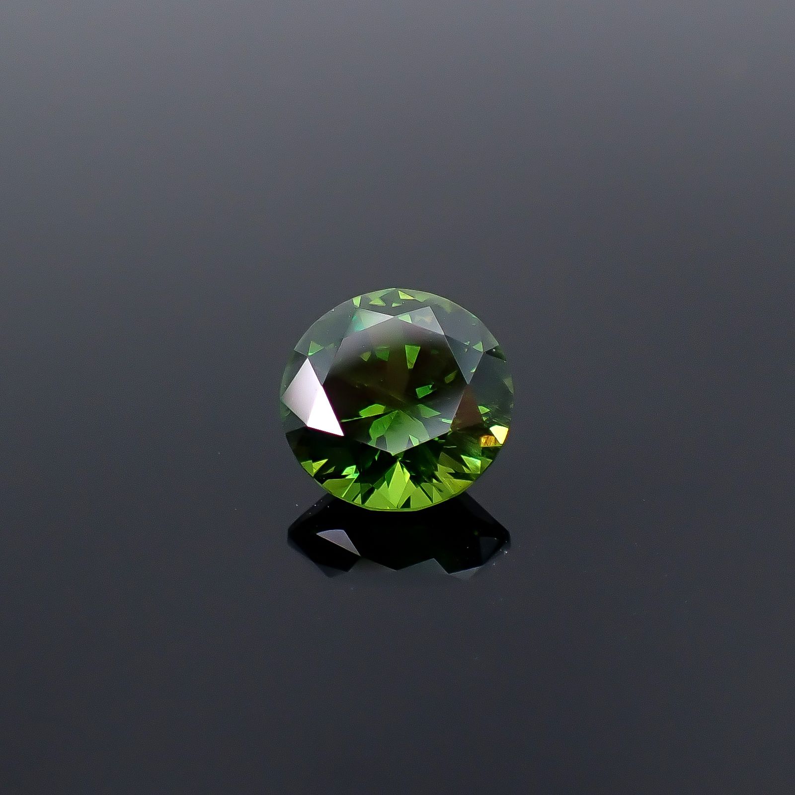 デマントイドガーネット(宝石名デマントイド・ガーネット)ロシア産 AGLTHAI鑑付 3.08ct / 8.6x8.6mm前後 [251231534]
