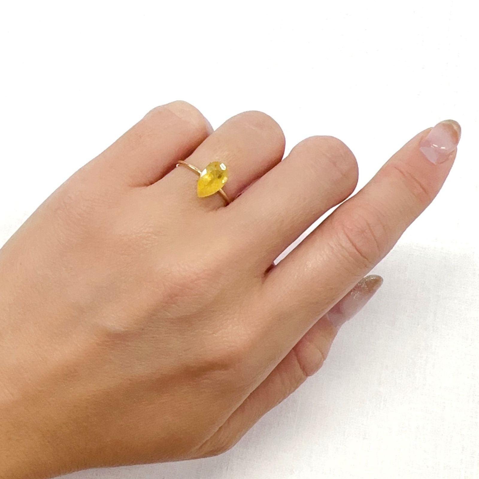 コンドロダイト(宝石名コンドロダイト)タンザニア産 1.702ct ソ付(彩珠)[231023775]10.1x6mm前後