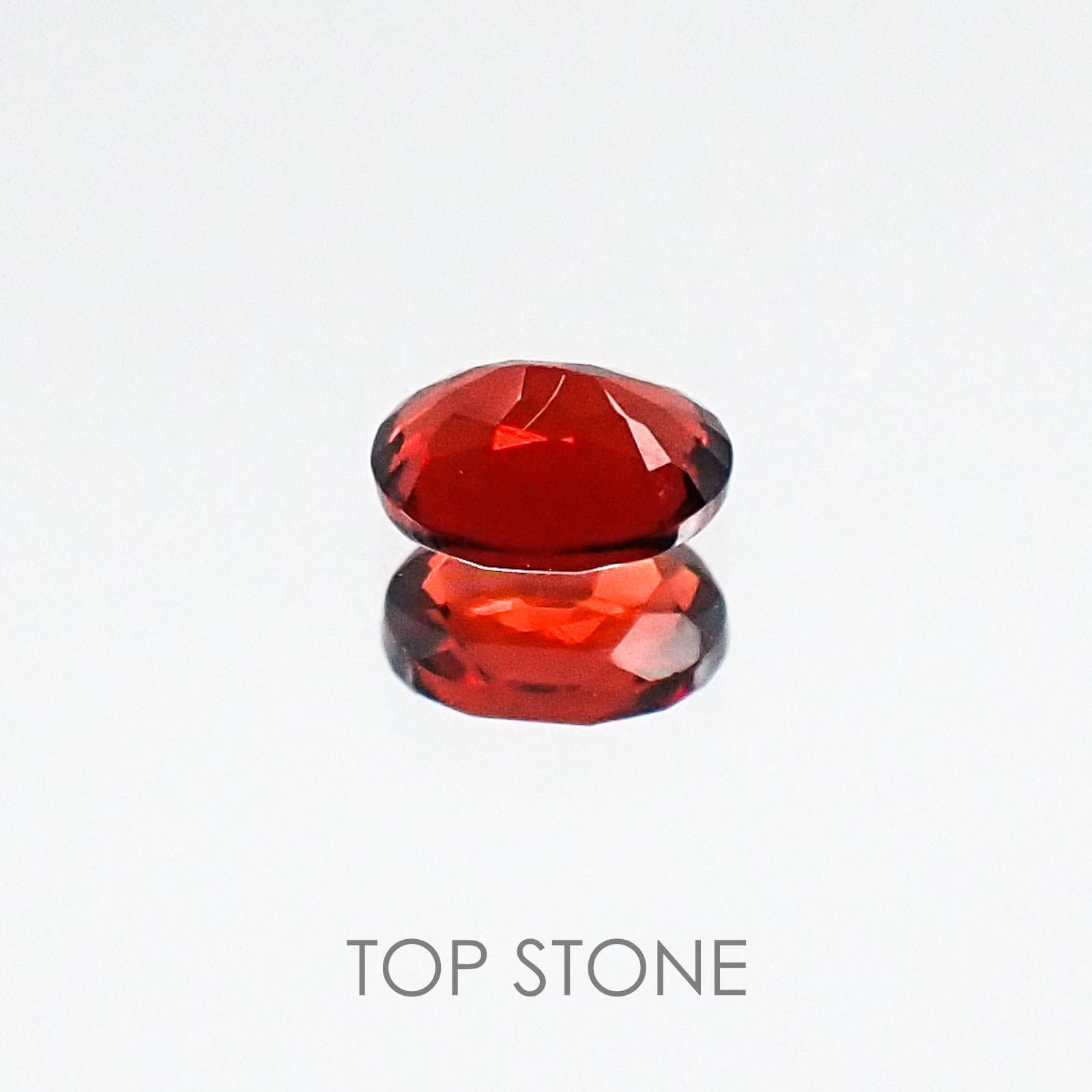 レッドスピネル タンザニア産 ルース 0.2ct[20073934]3.9×3mm前後