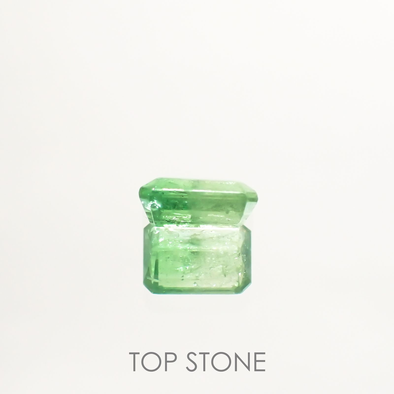 バイカラーツァボライト(宝石名グリーン グロッシュラー・ガーネット) タンザニア産 1.26ct 識別済[210711918]7.2×5mm前後