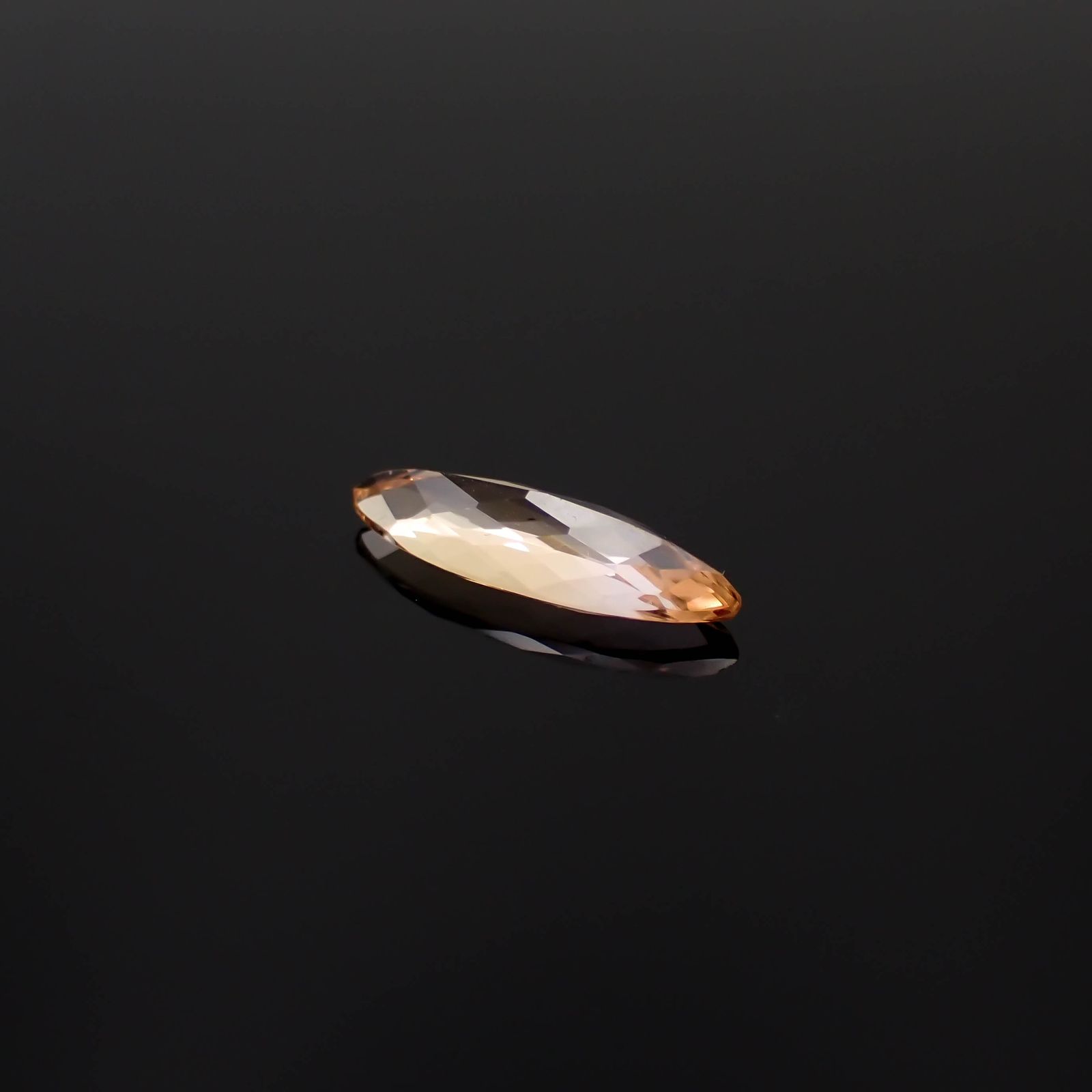 バイカラートパーズ ブラジル産 2.34ct[230521921]16.1x5.3mm前後