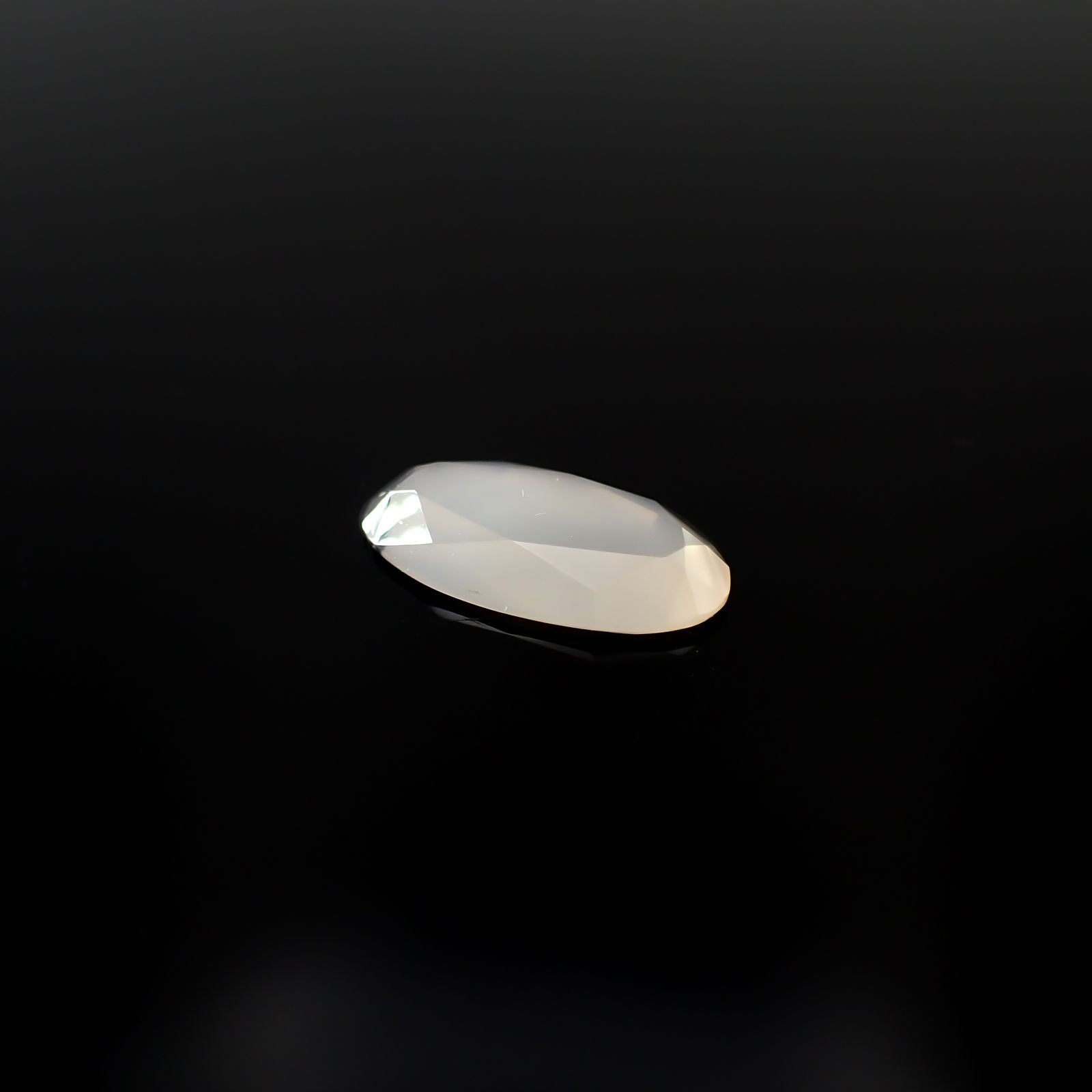 アイリスカルセドニー ブラジル・ミナスジェライス州産 2.75ct[240527812]15.7x8.4mm前後
