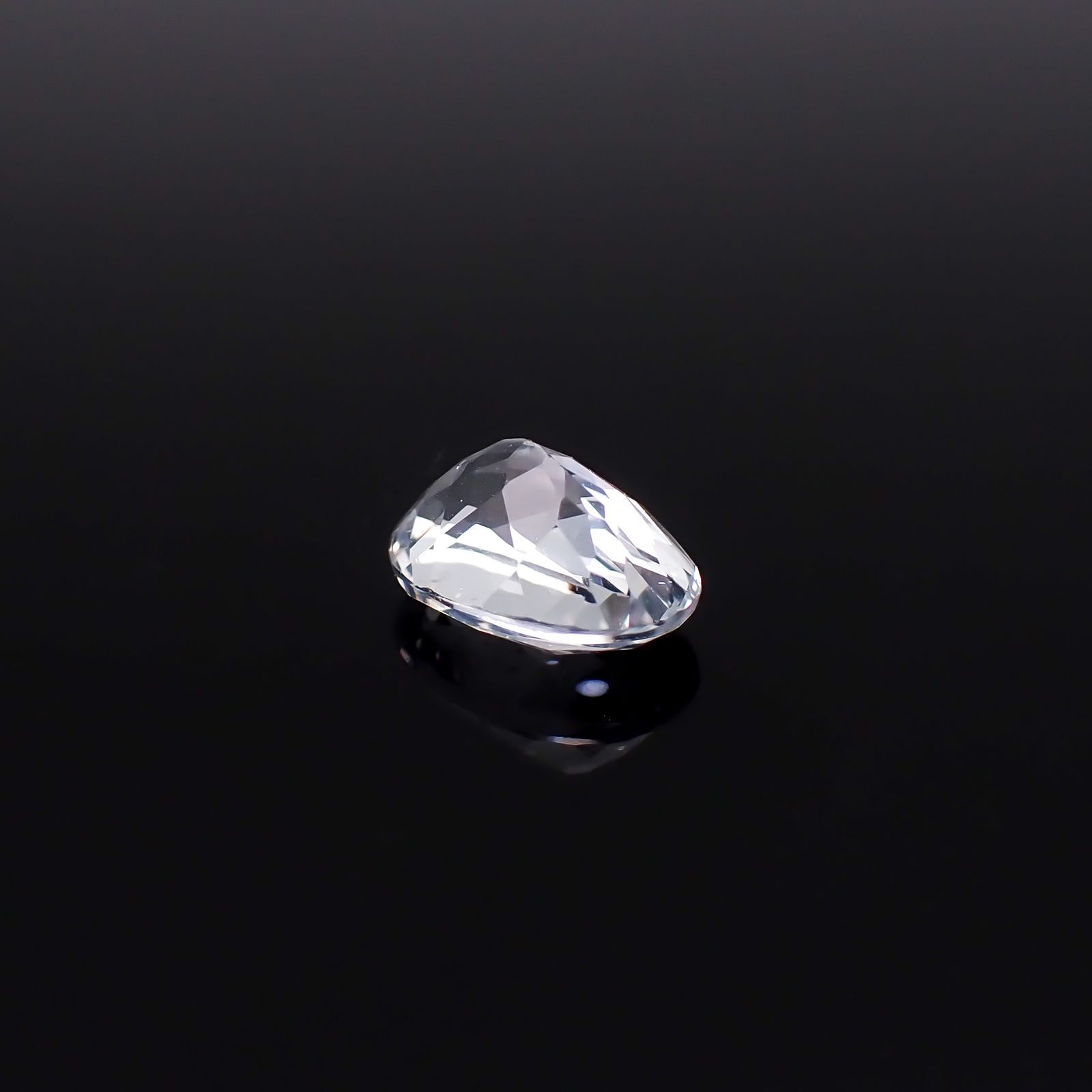 シルバーアパタイト フルオレッセンス アフリカ産 識別済 1.31ct / 7.9x5.5mm前後 [260632508]