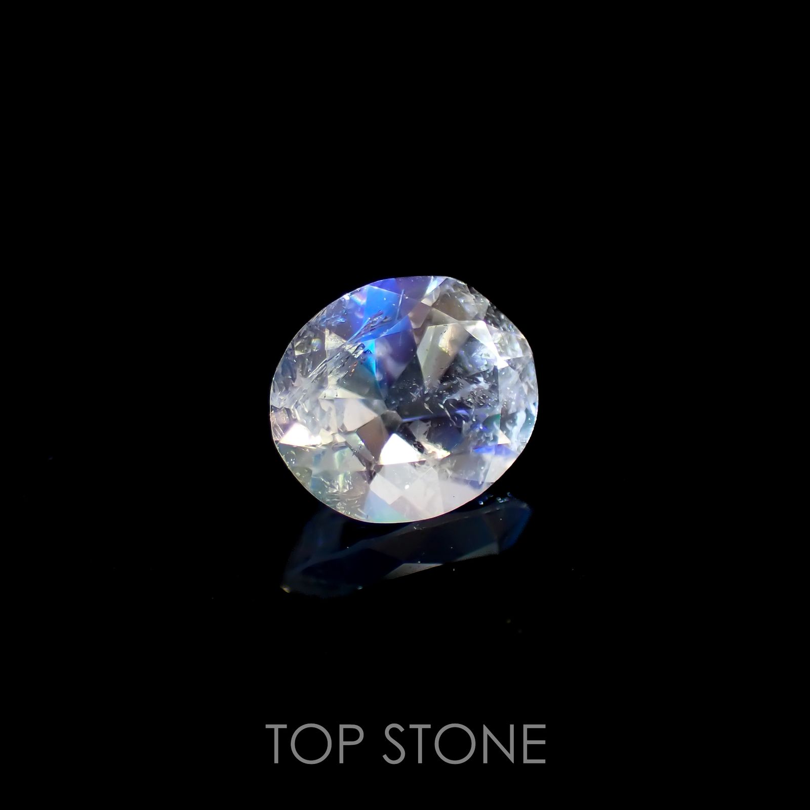 レインボームーンストーン(宝石名ラブラドライト)タンザニア産 0.62ct 識別済[220716859]6.3x5.3mm前後